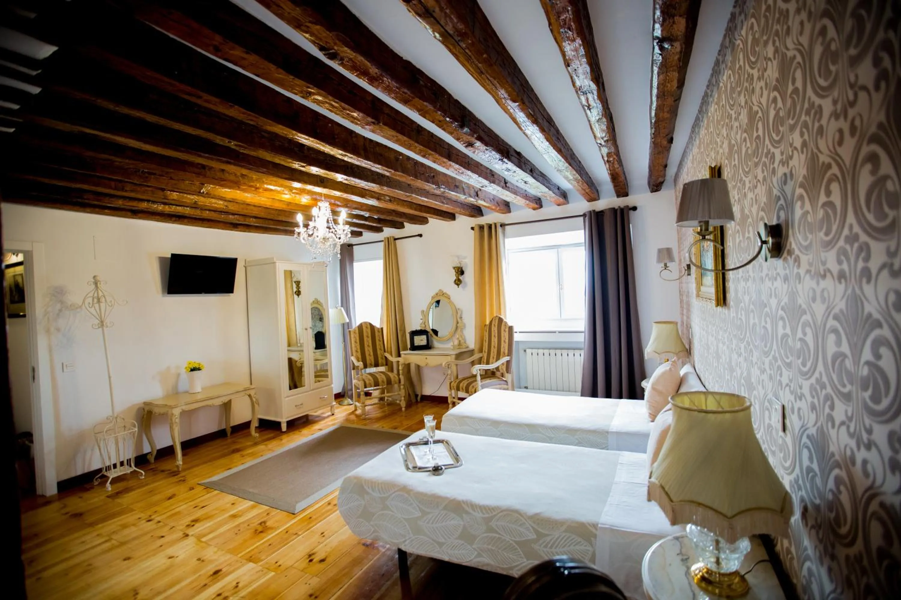 Bedroom, Bed in Oriente Palace Apartments