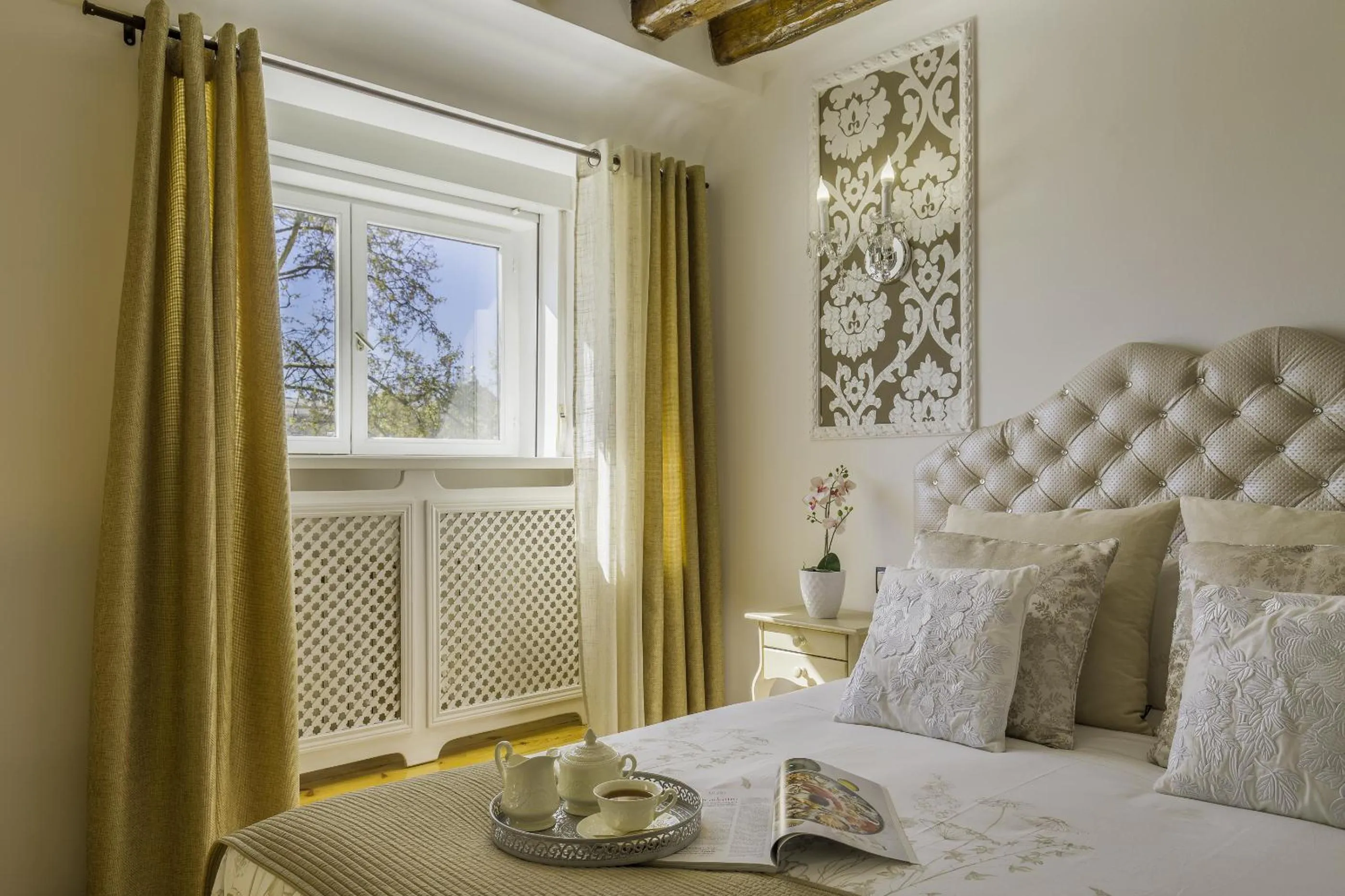 Bedroom, Bed in Oriente Palace Apartments