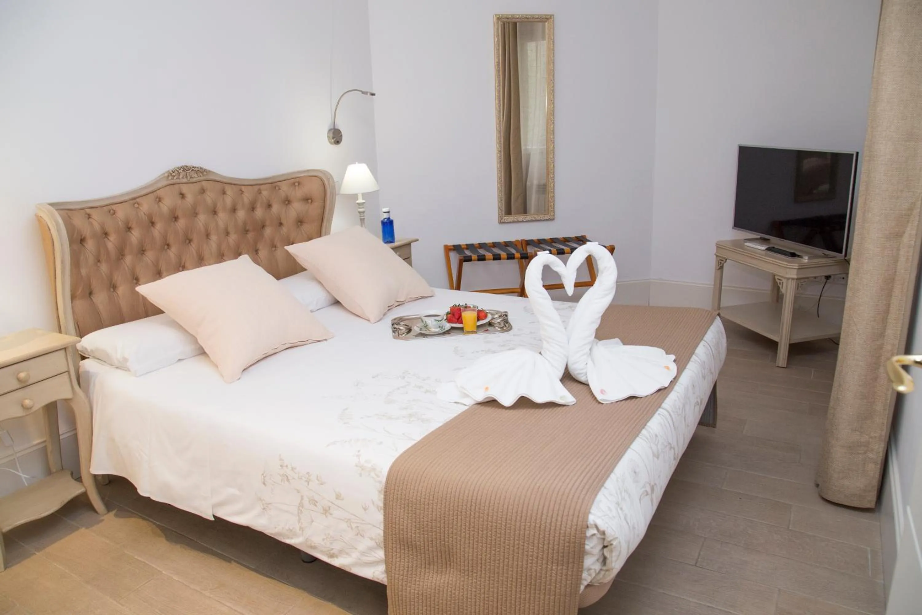 Bedroom, Bed in Oriente Palace Apartments