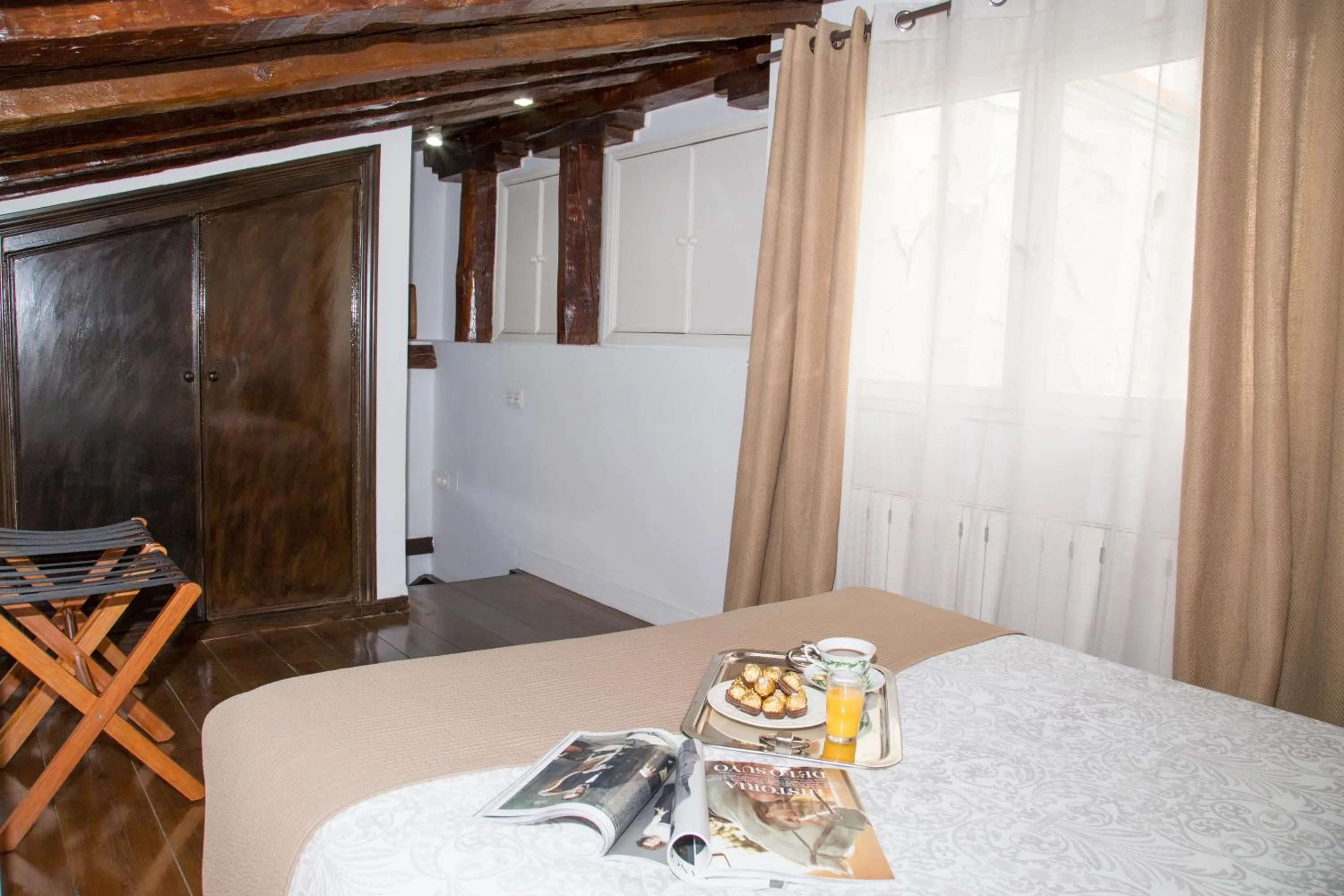 Bedroom, Bed in Oriente Palace Apartments