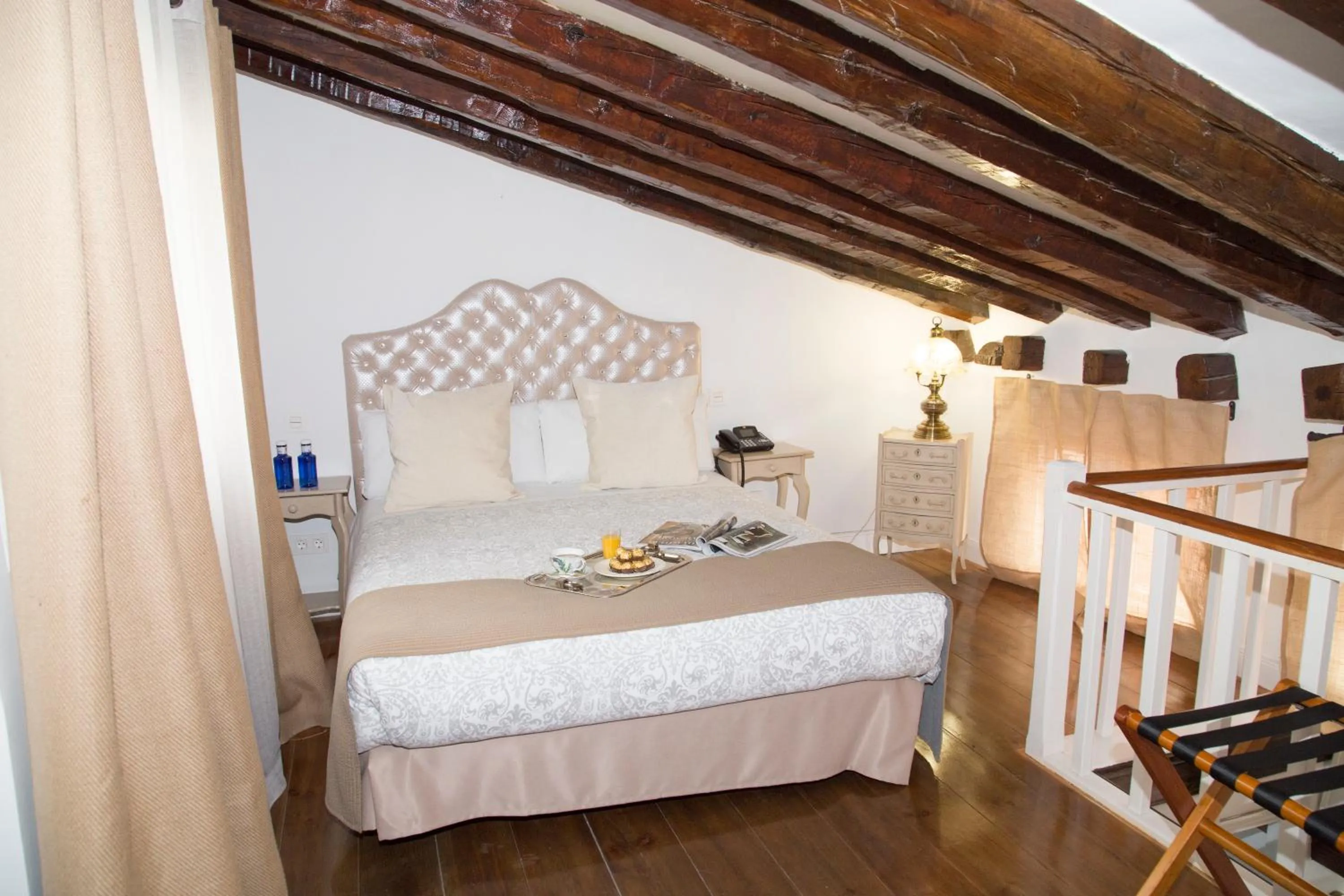 Bedroom, Bed in Oriente Palace Apartments