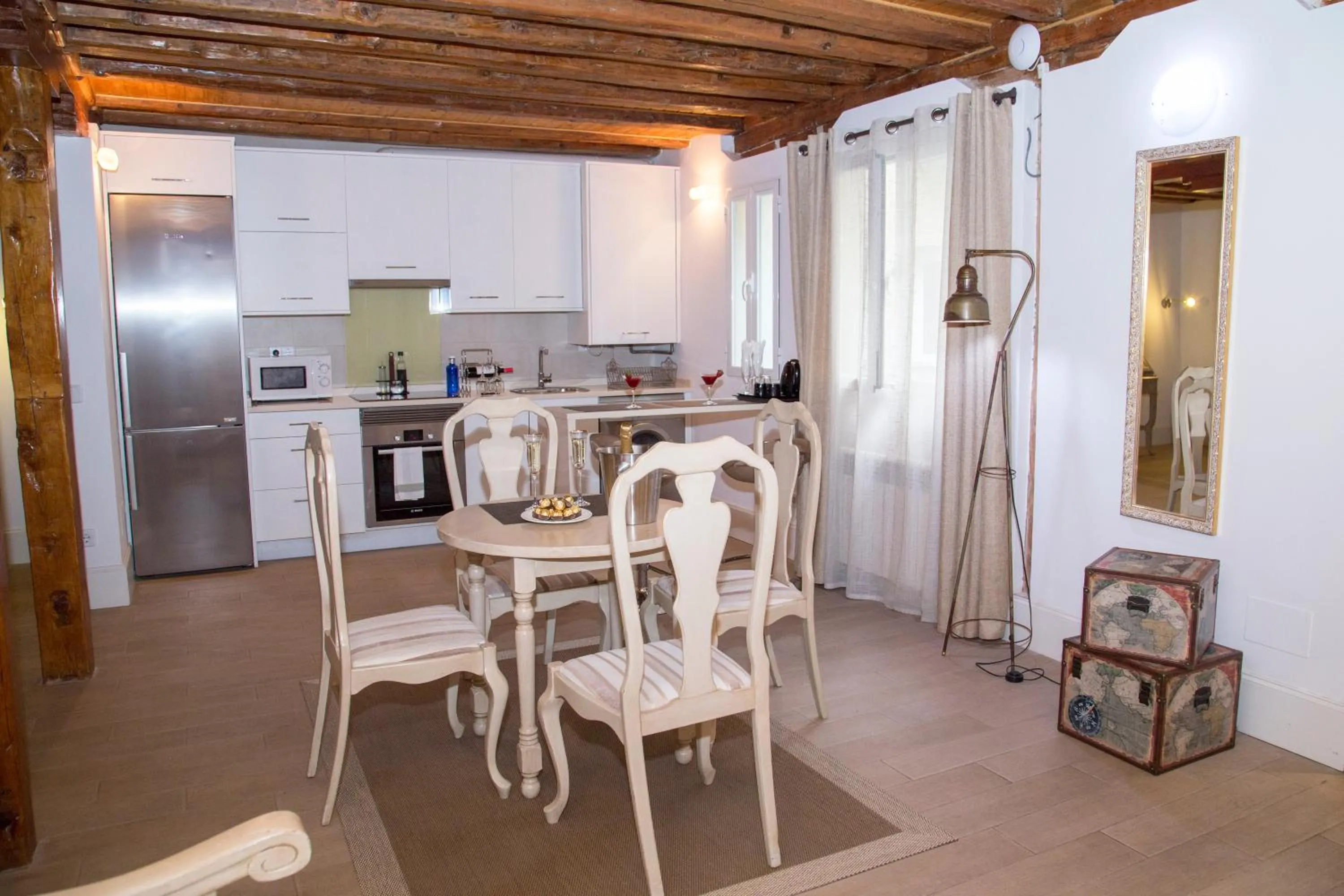 Kitchen or kitchenette in Oriente Palace Apartments