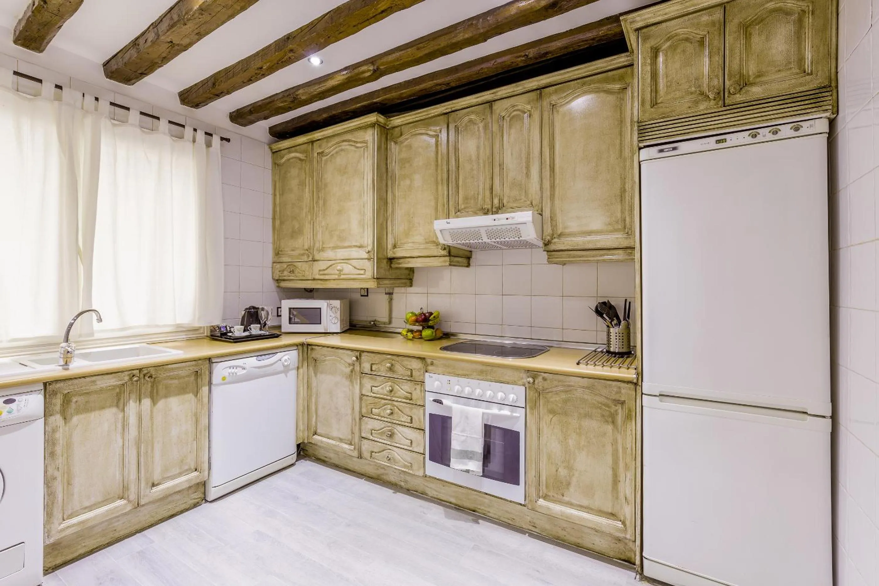 Kitchen or kitchenette in Oriente Palace Apartments