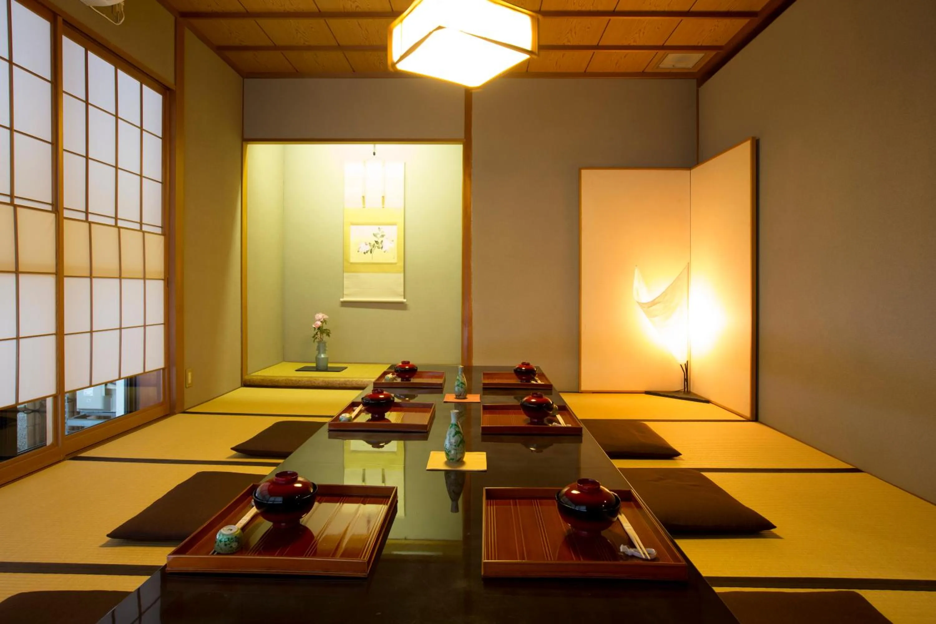 Restaurant/places to eat in Hotel Granmirage