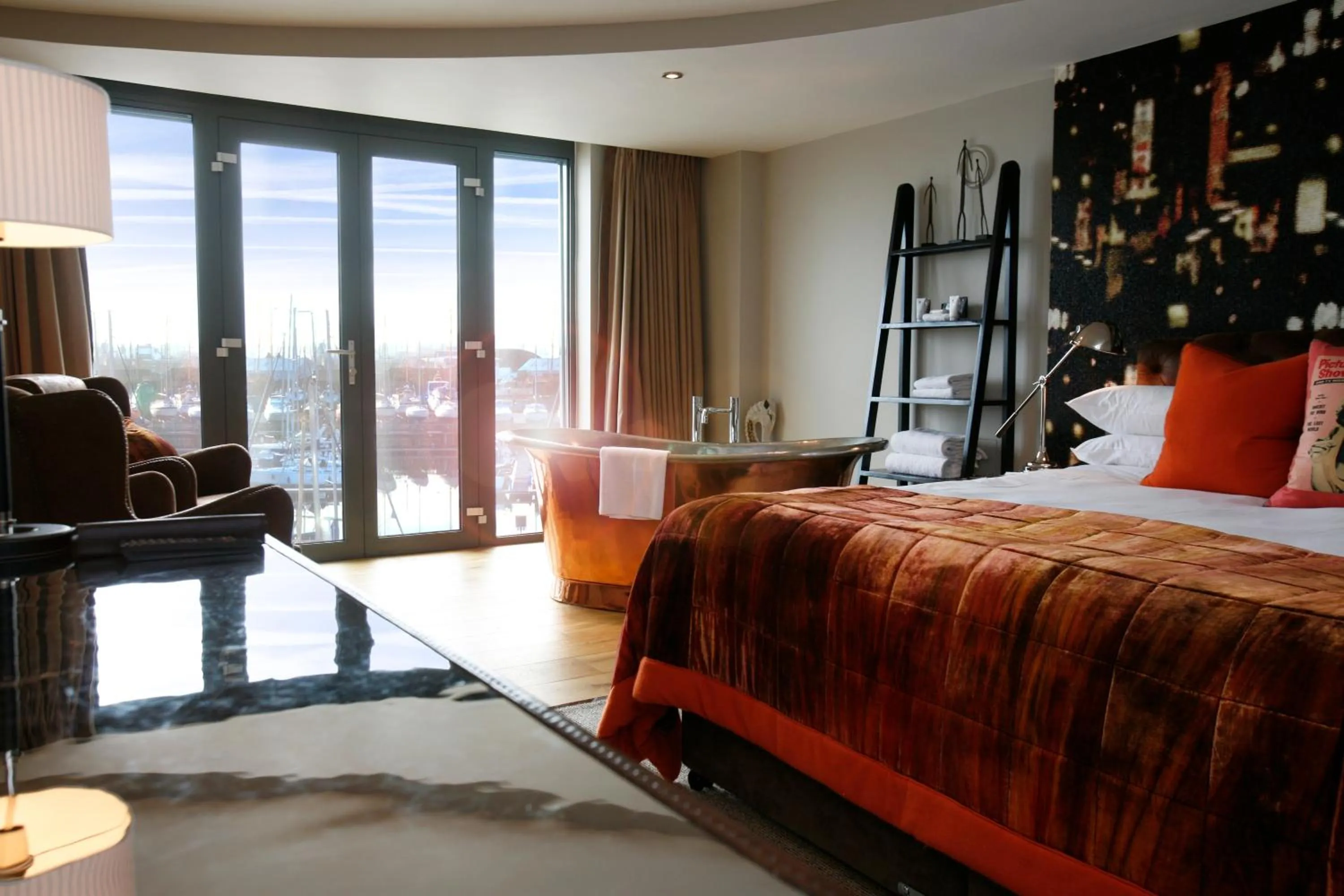 Bedroom, Bed in Salthouse Harbour Hotel