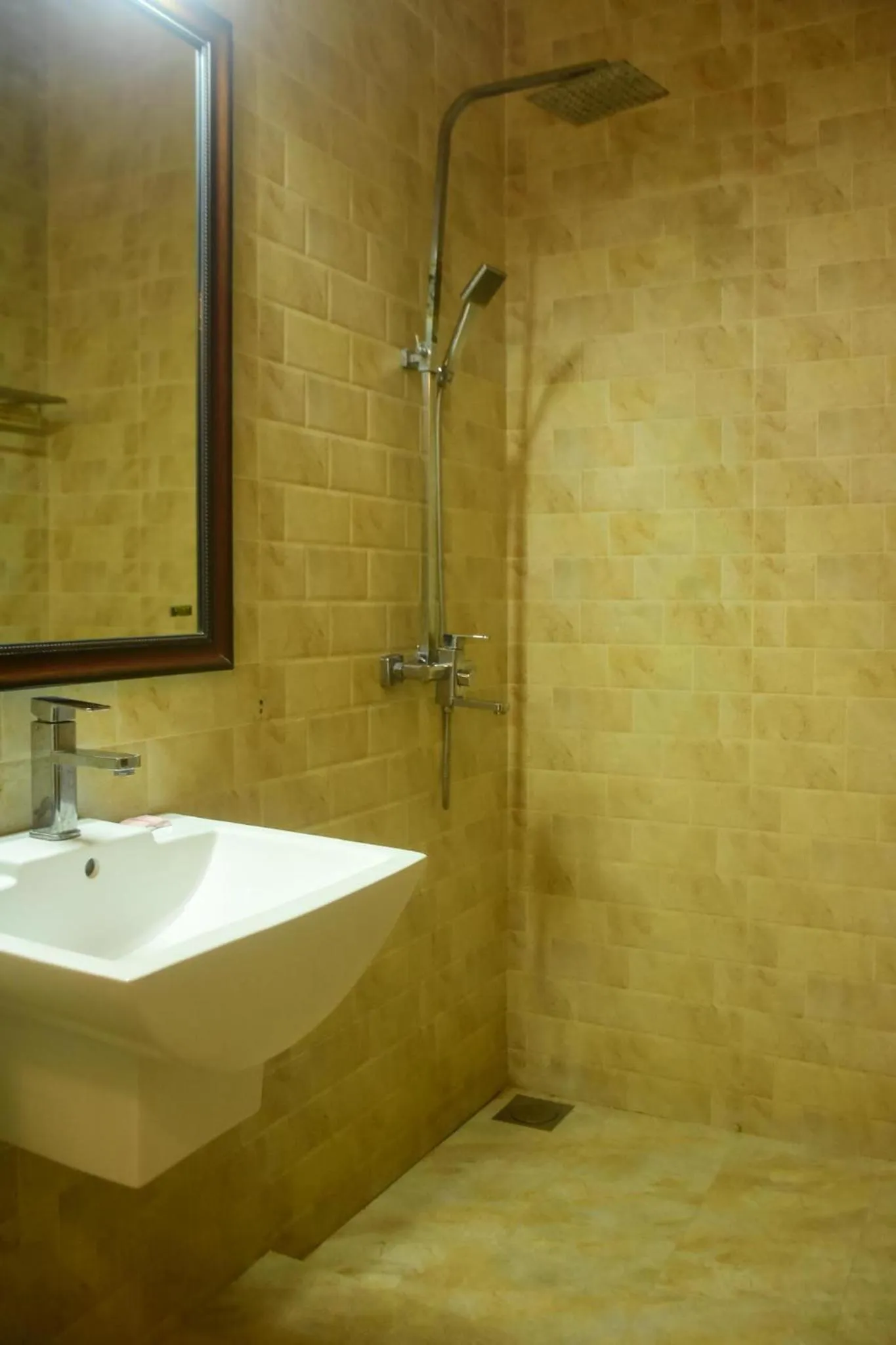 Shower in Yala Hotel Elephant Eye