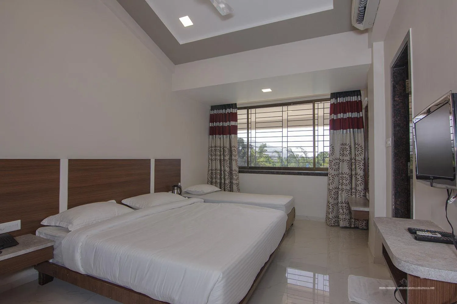 Bedroom, Bed in Highland Resort