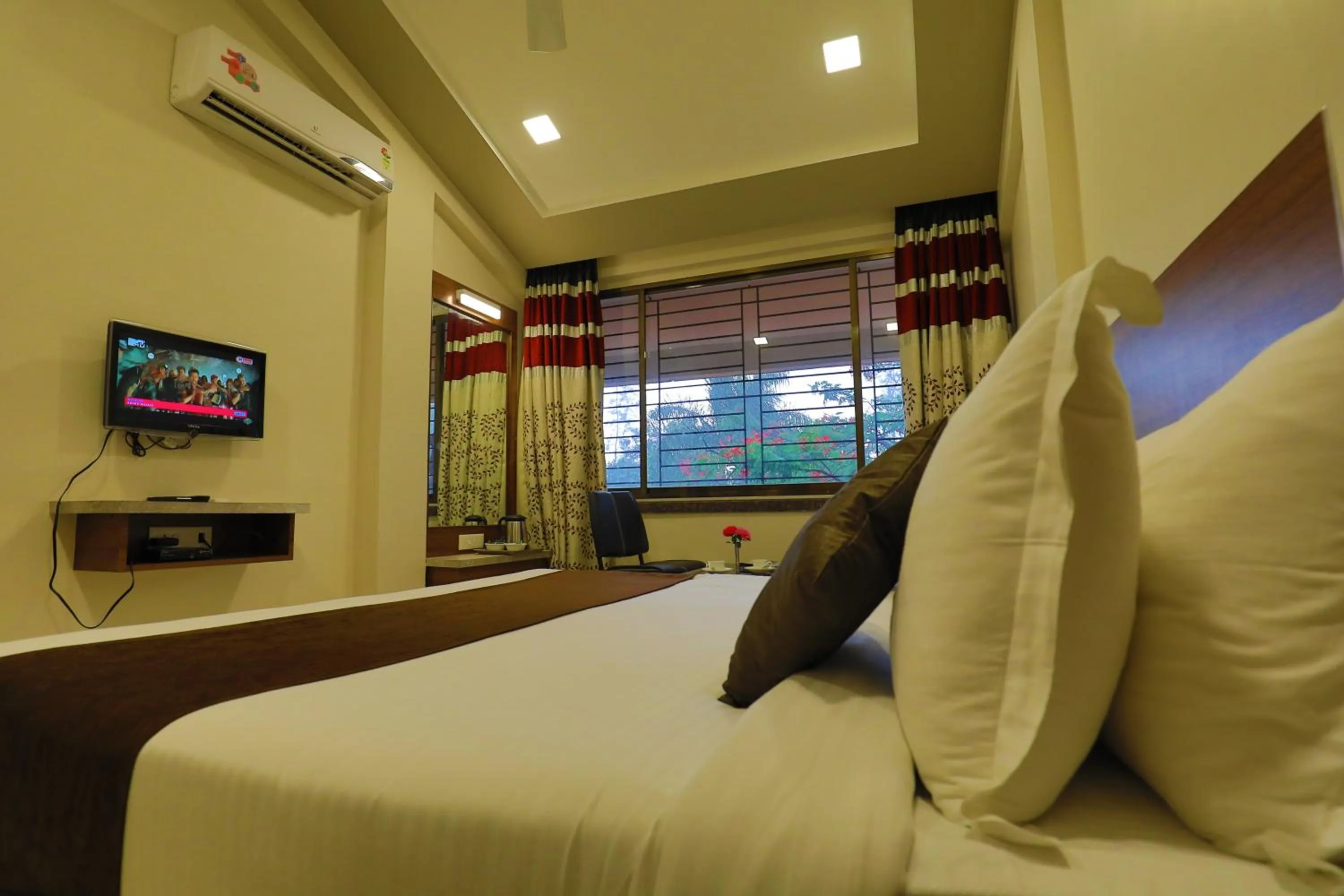 Bedroom, Bed in Highland Resort