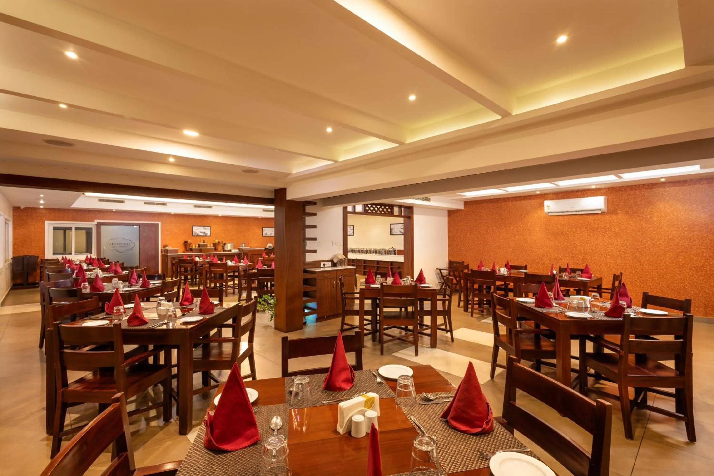 Breakfast in Lake Canopy Alleppey