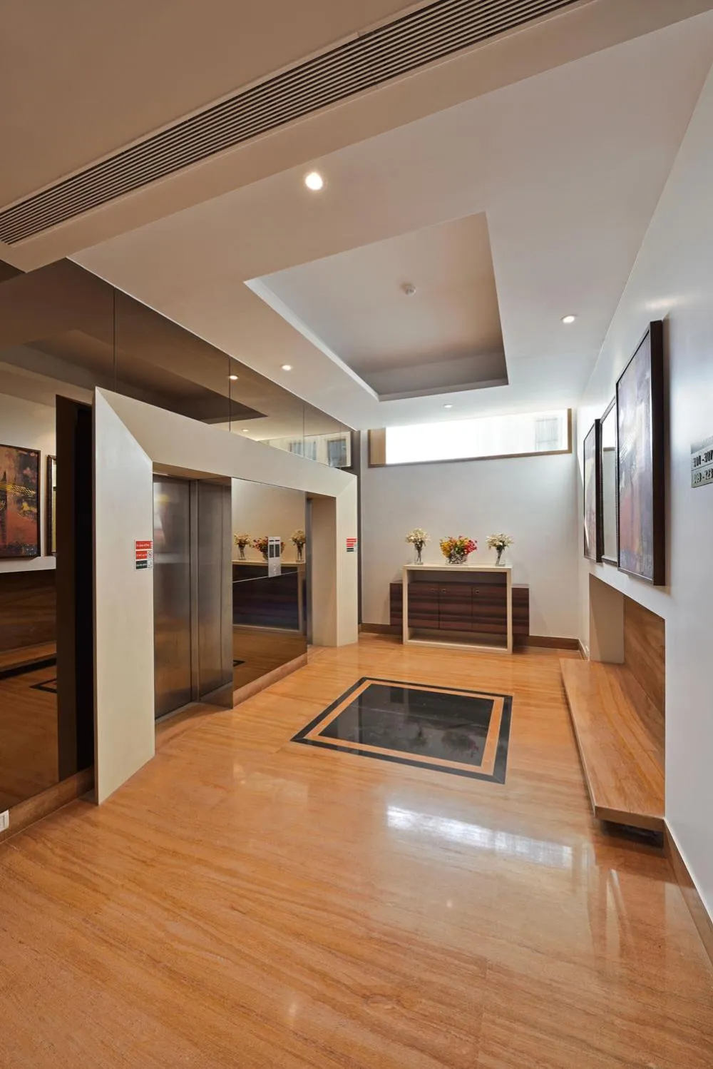 Lobby or reception in Hotel Leafio-Near Airport