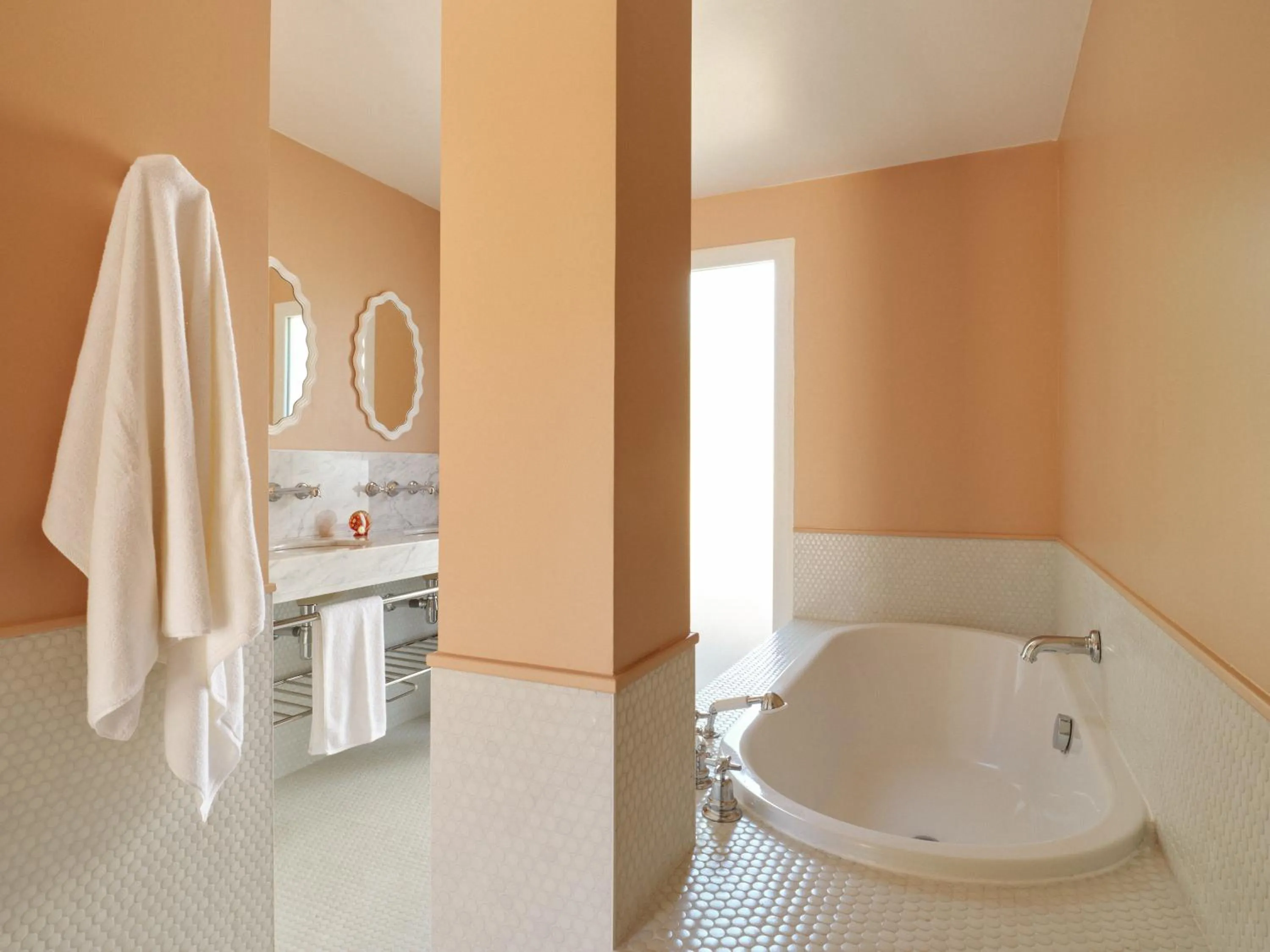 Bathroom in Hôtel La Tartane Saint-Tropez