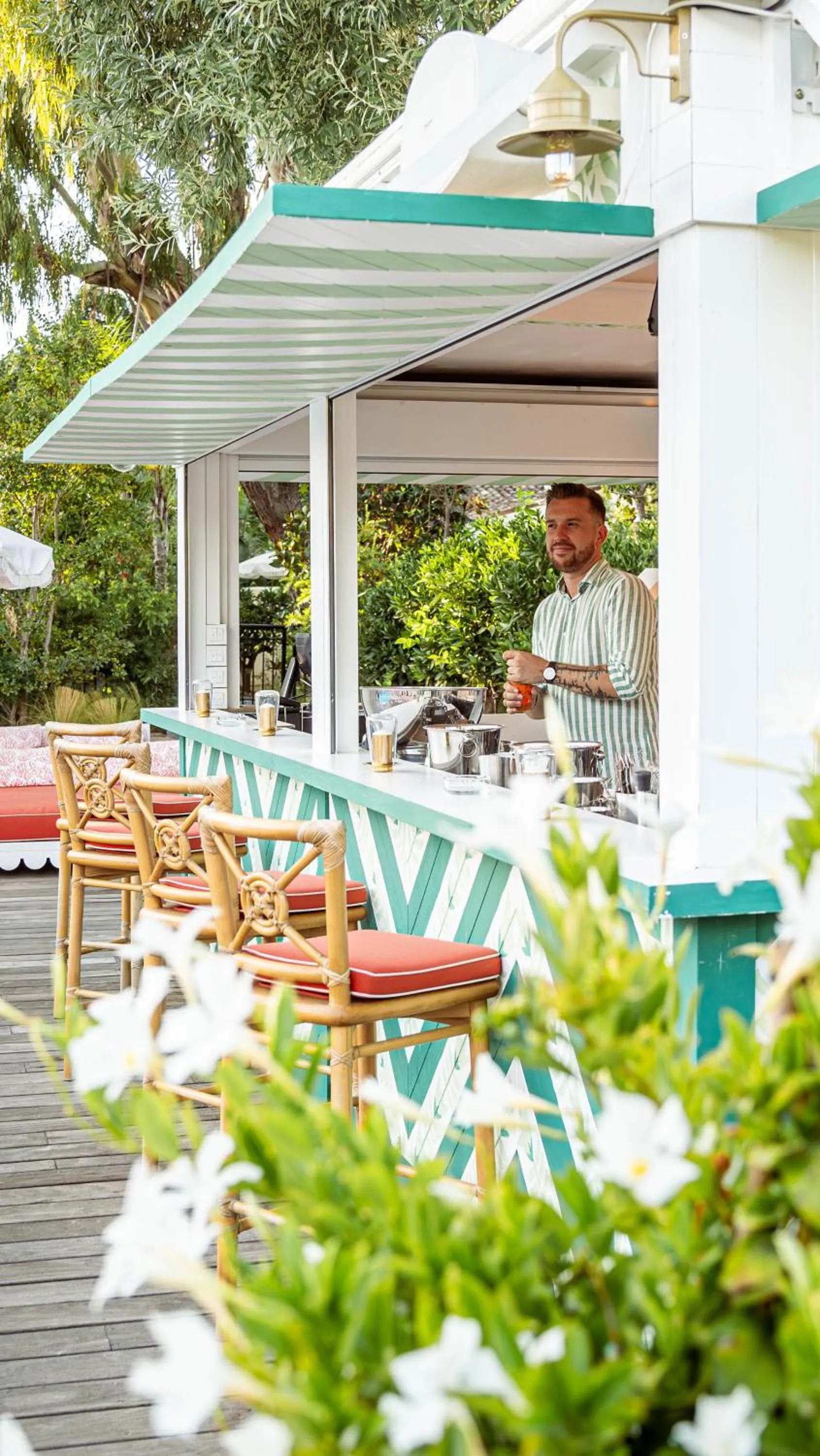 Lounge or bar in Hôtel La Tartane Saint-Tropez