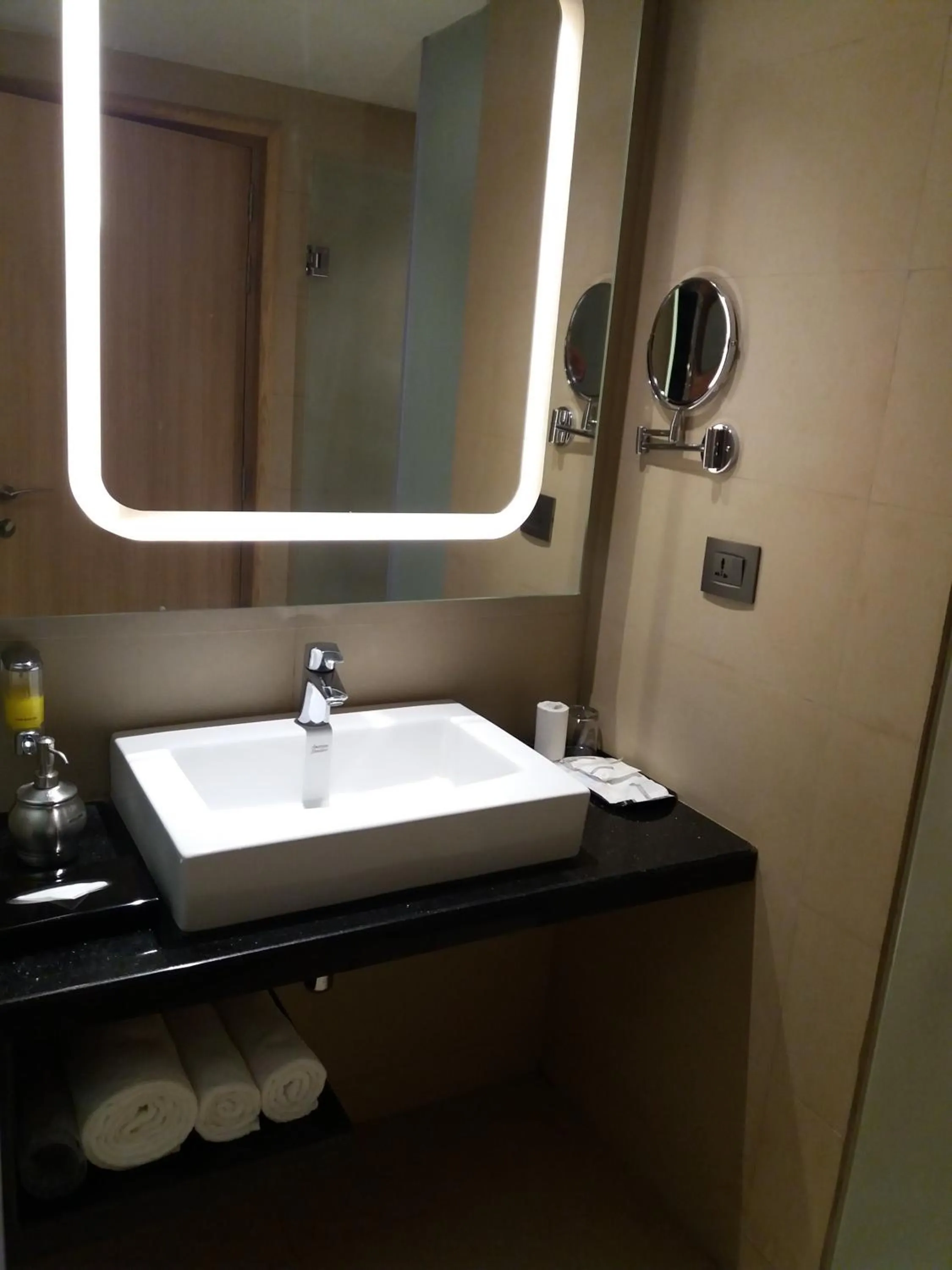 Bathroom in Oaks Bodhgaya