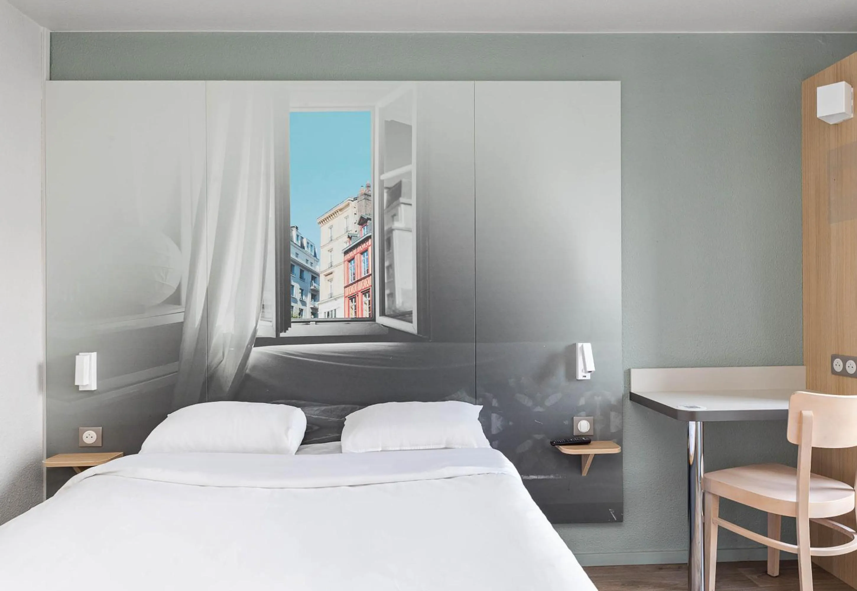 Bedroom, Bed in B&B HOTEL Rouen Centre