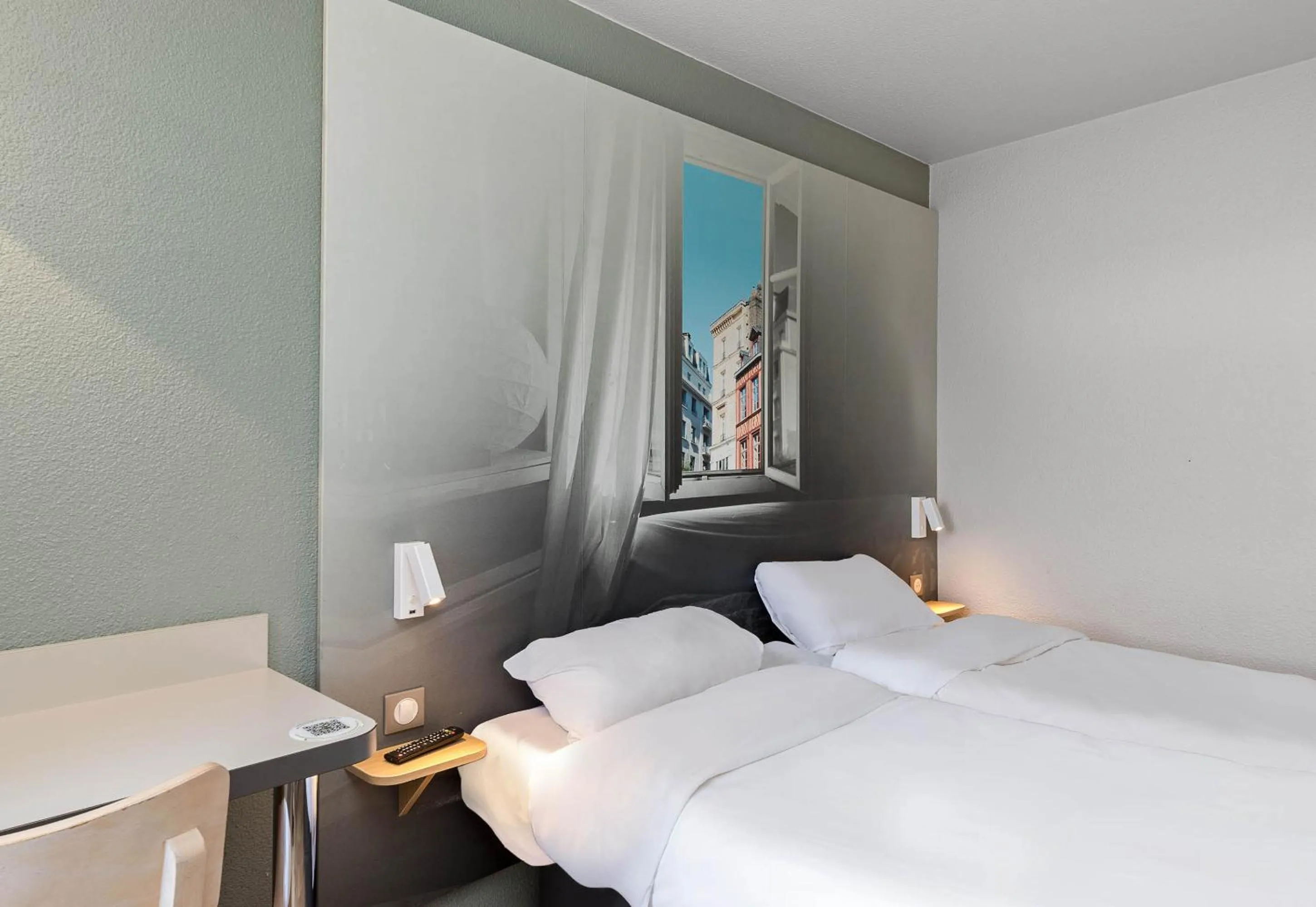 Bedroom, Bed in B&B HOTEL Rouen Centre