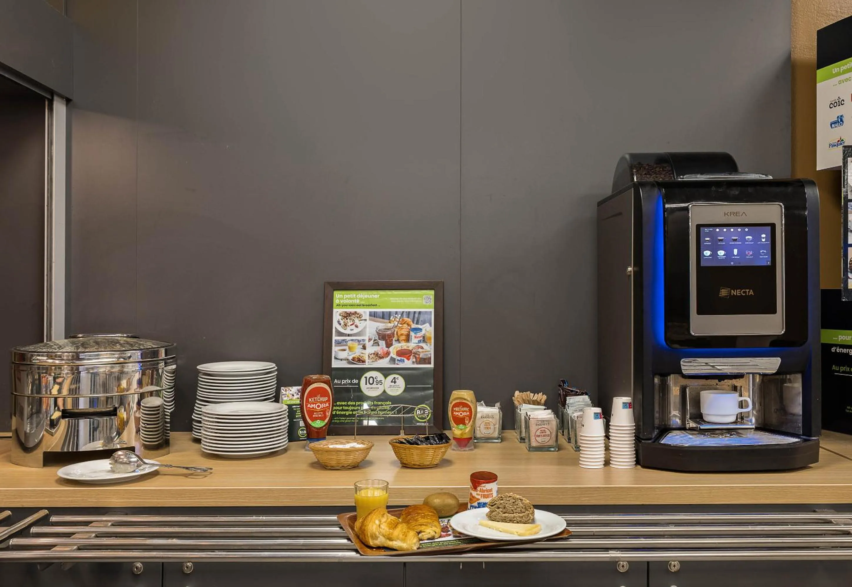 Buffet breakfast in B&B HOTEL Rouen Centre