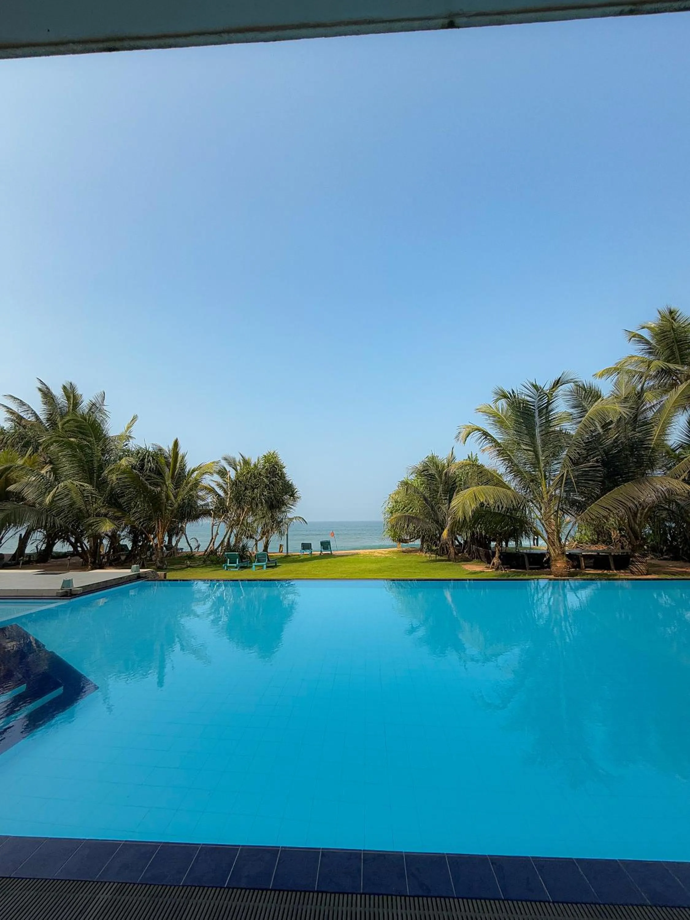 Day in Serendib Beach Hotel