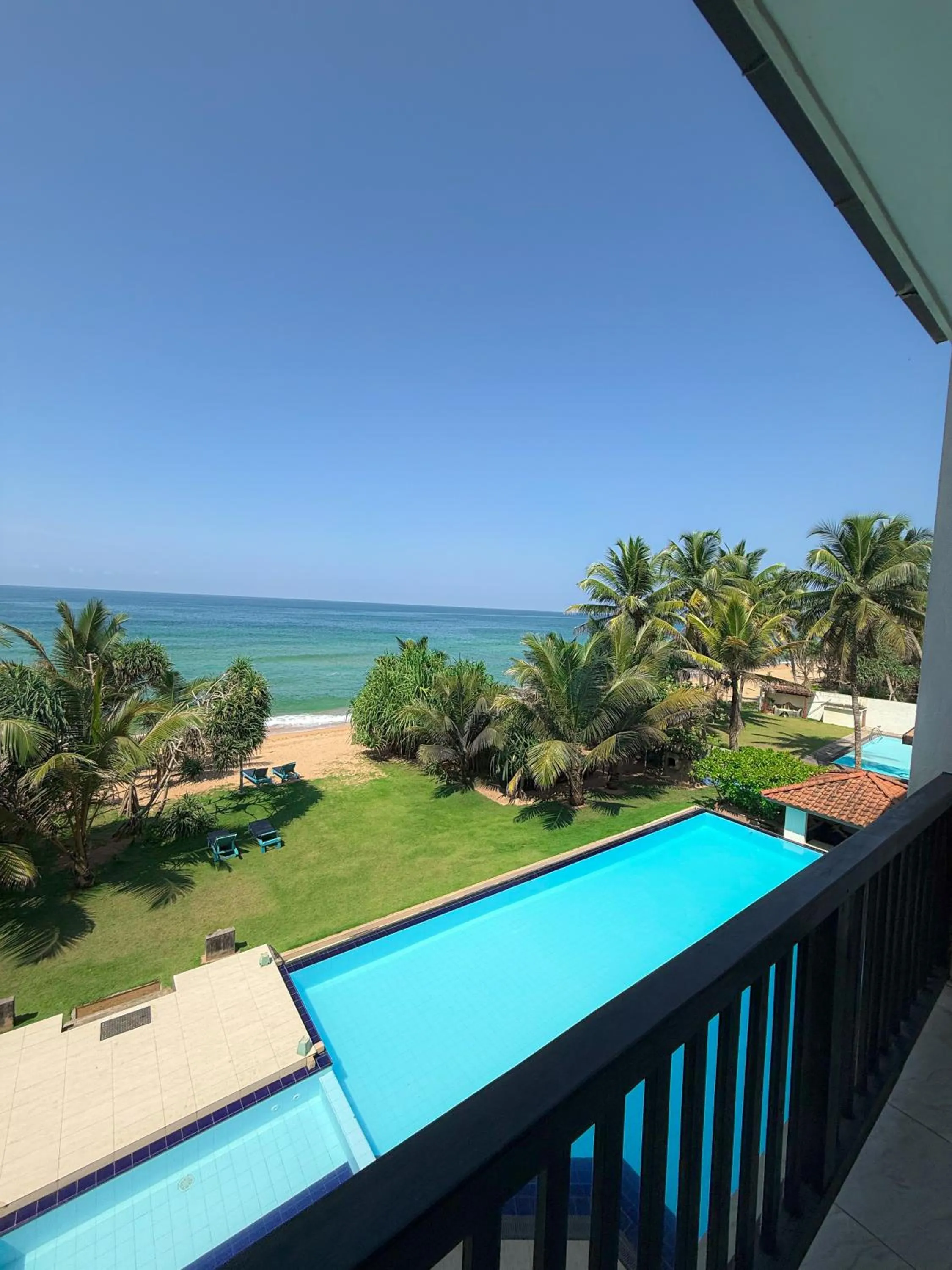 Day in Serendib Beach Hotel