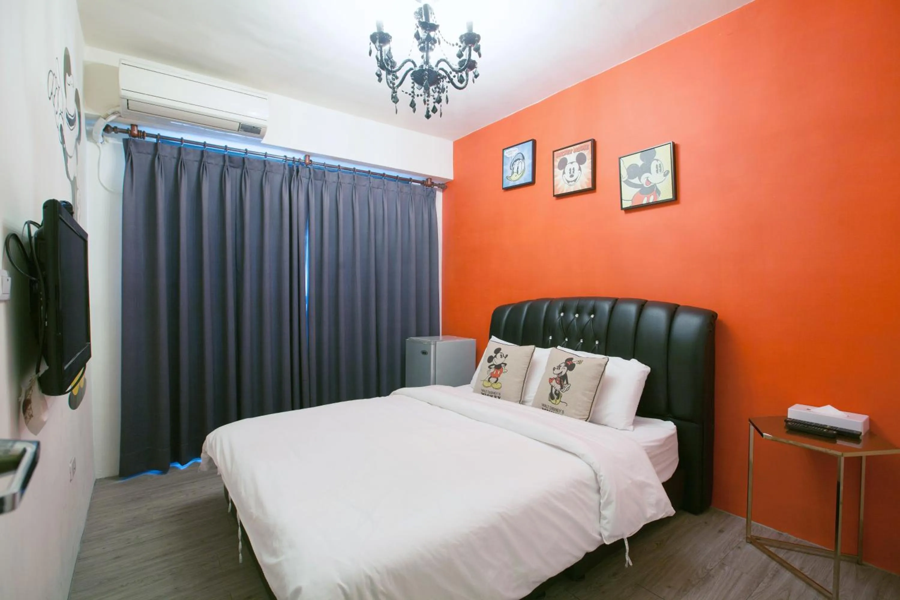 Decorative detail, Bed in Lè mù