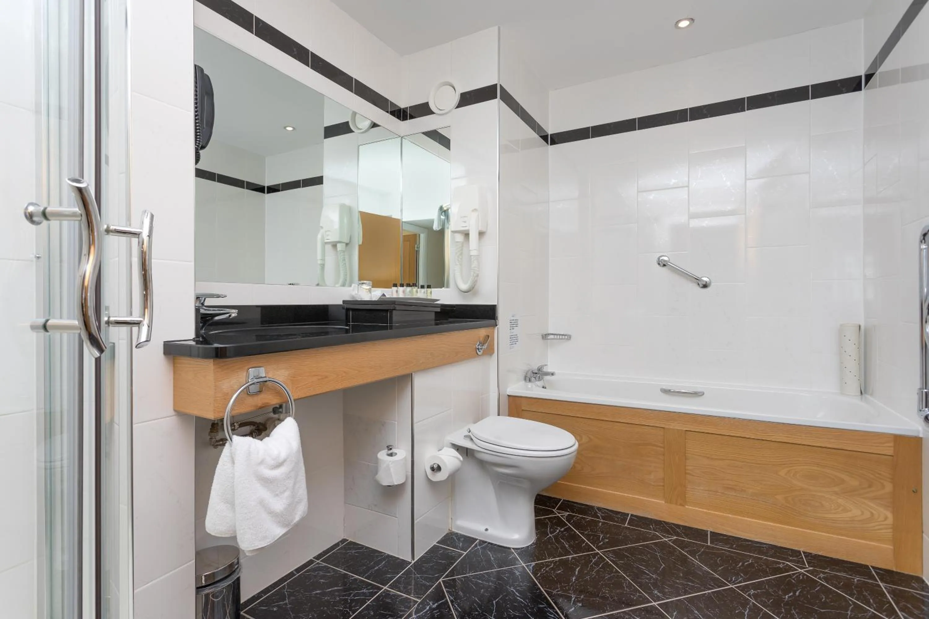 Bathroom in Connemara Coast Hotel