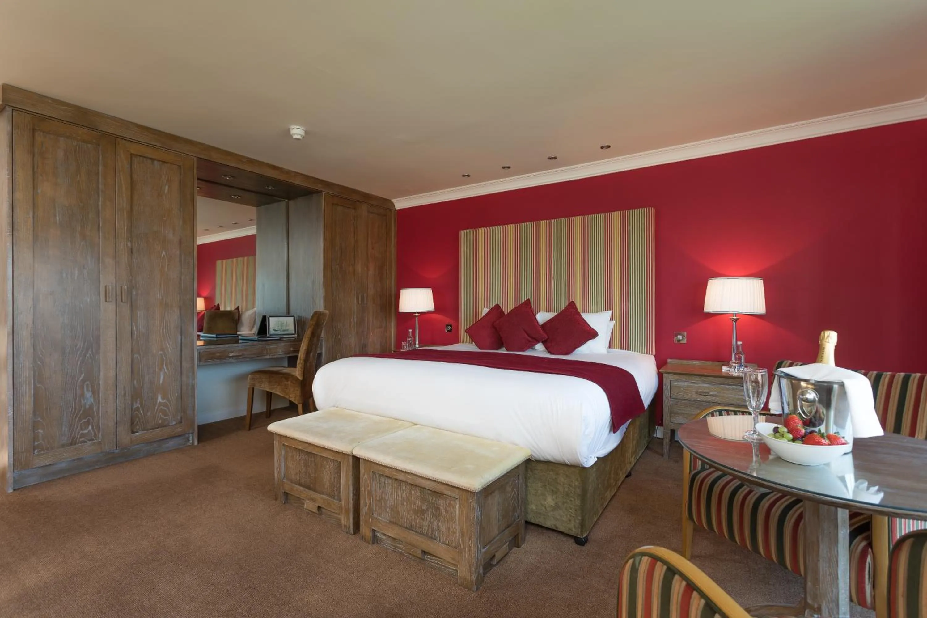 Bedroom, Bed in Connemara Coast Hotel