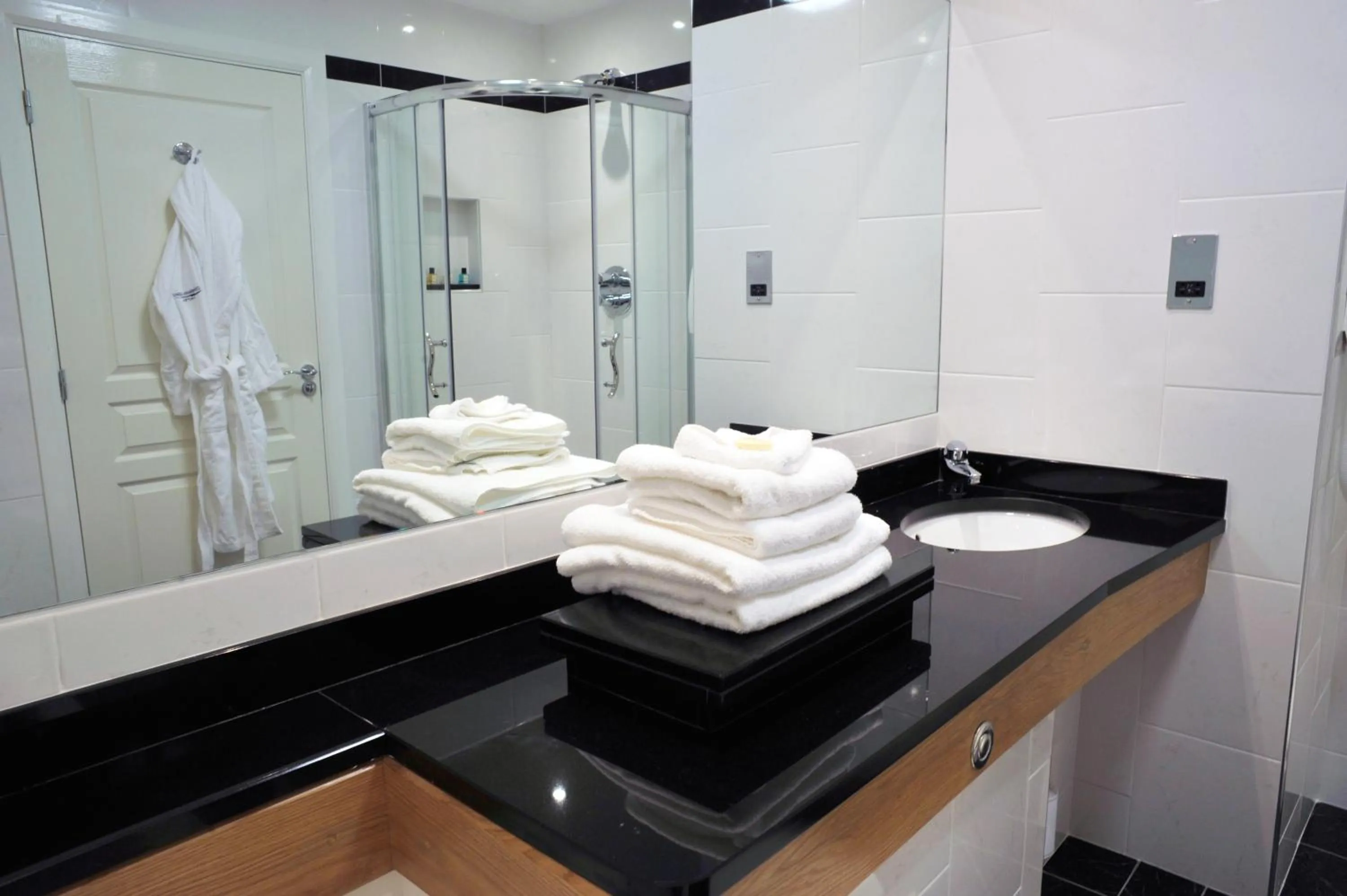 Bathroom in Connemara Coast Hotel