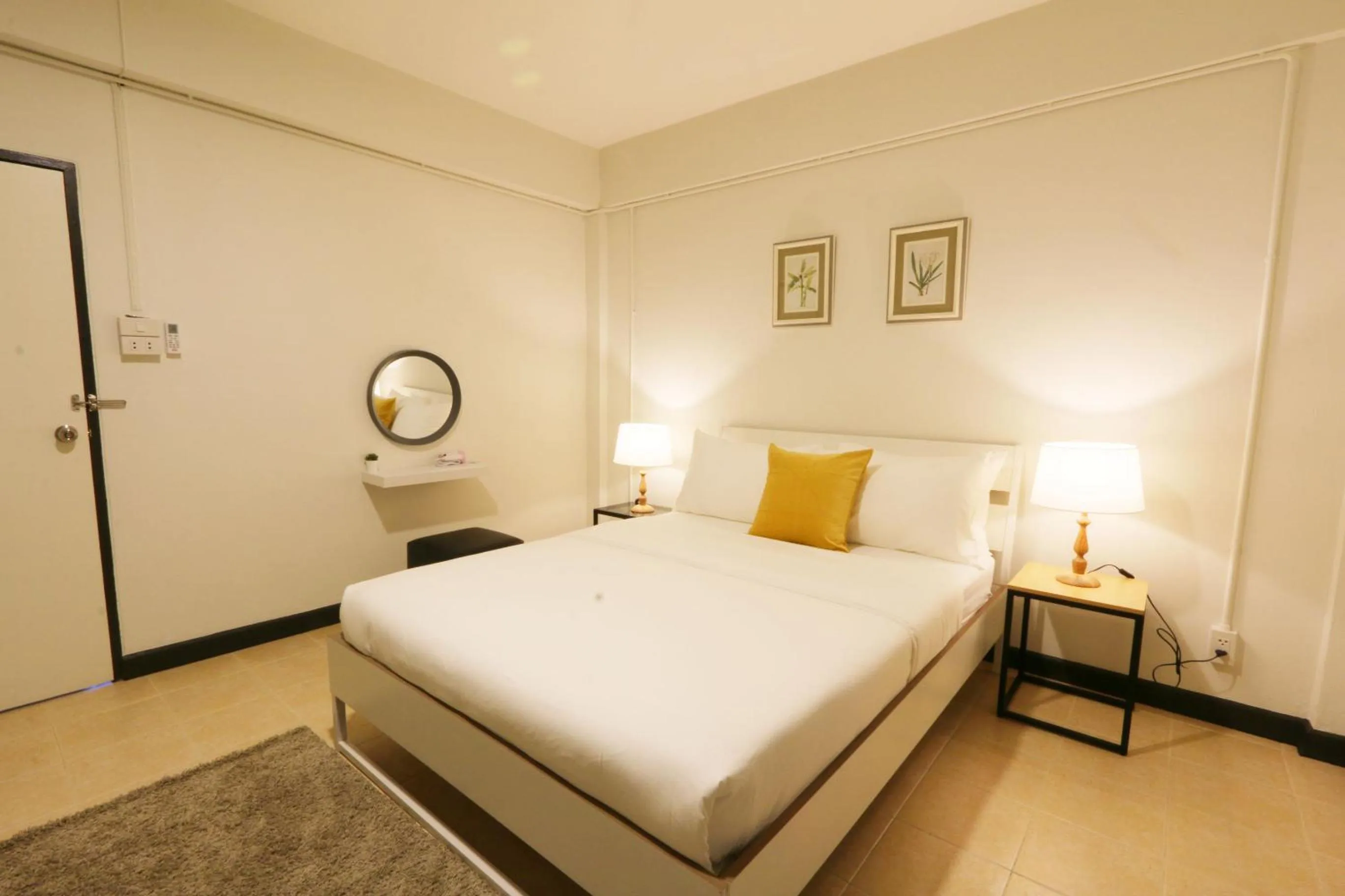 Bedroom, Bed in Neveu Premier Residence : Ratchada