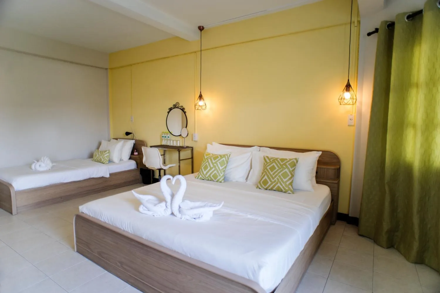 Bedroom, Bed in Neveu Premier Residence : Ratchada