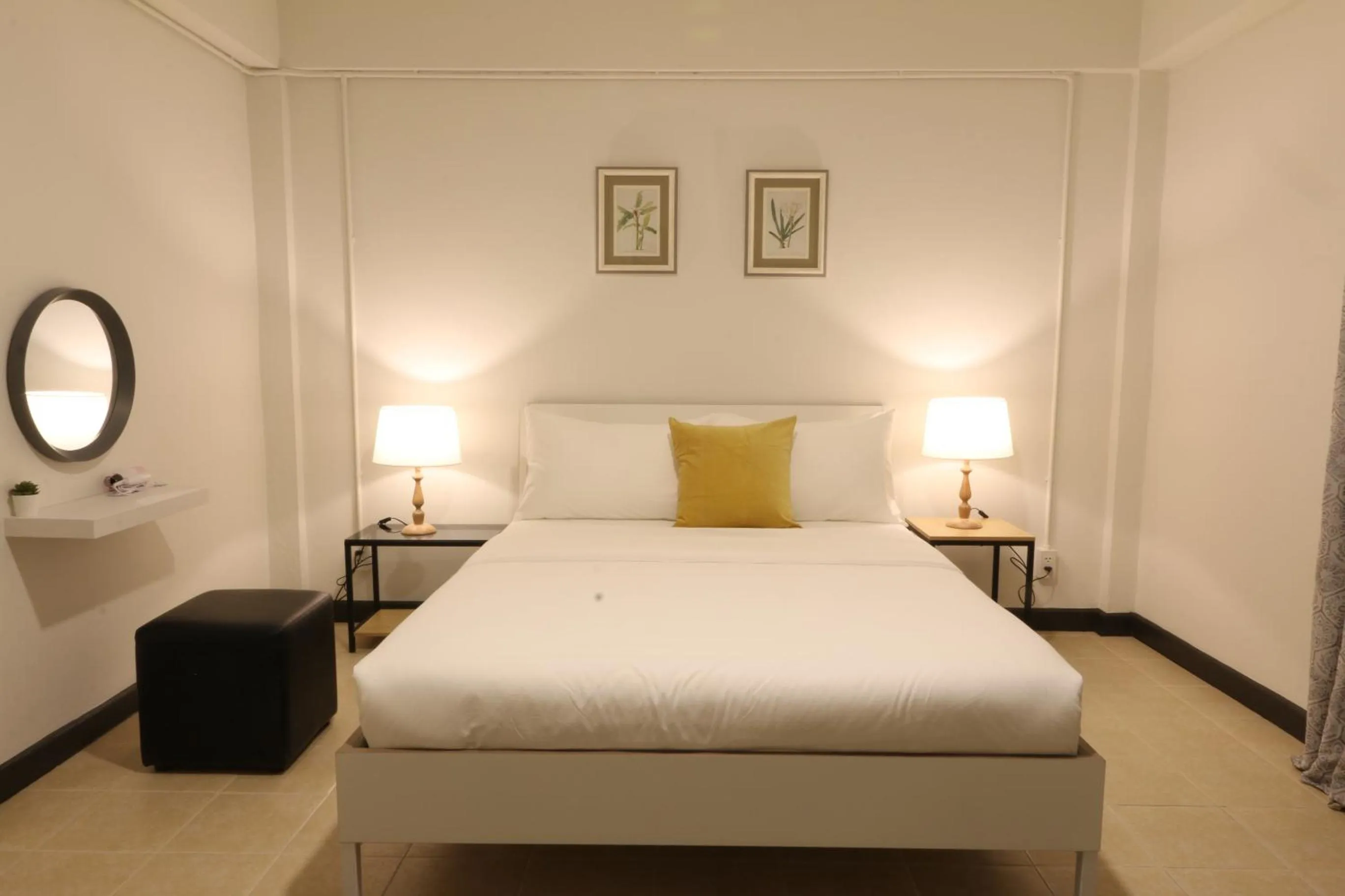 Bedroom, Bed in Neveu Premier Residence : Ratchada