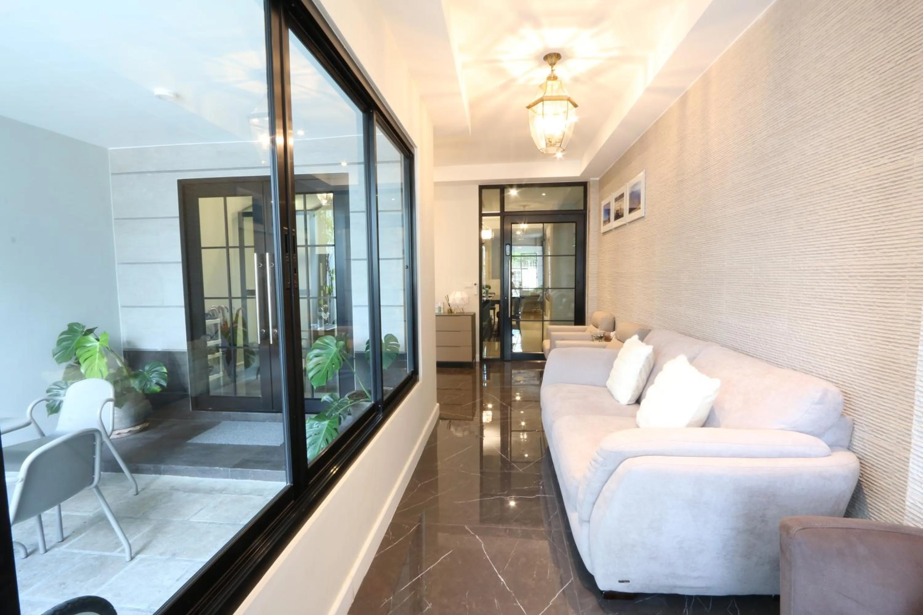 Lobby or reception in Neveu Premier Residence : Ratchada