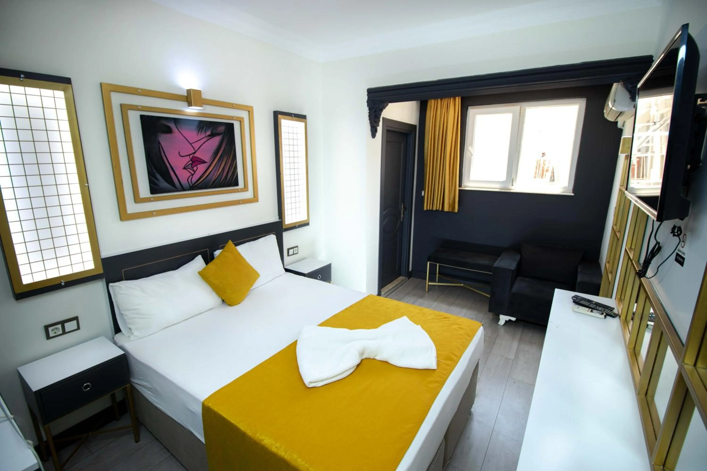 Decorative detail, Bed in Exporoyal Hotel