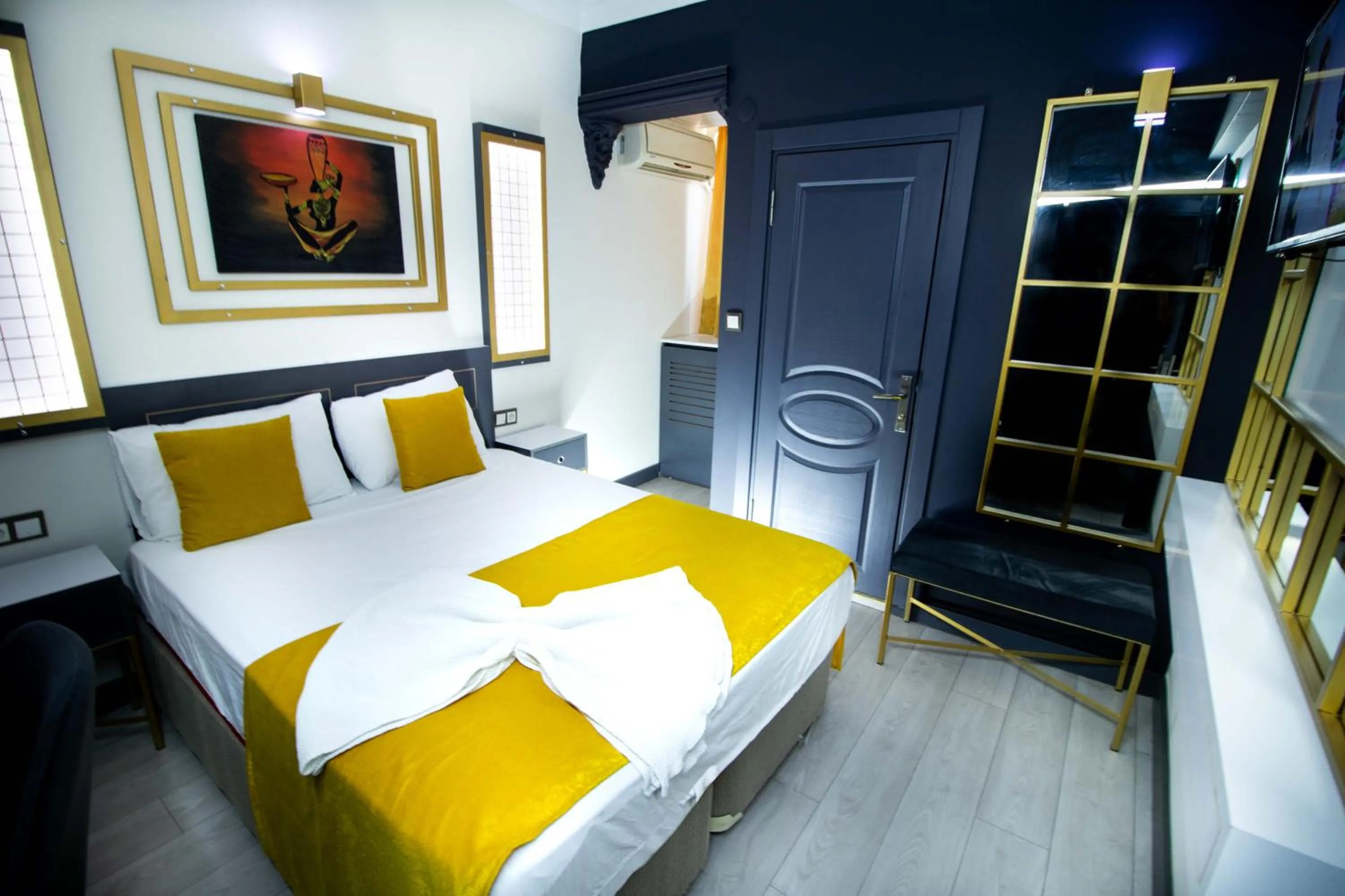 Decorative detail, Bed in Exporoyal Hotel