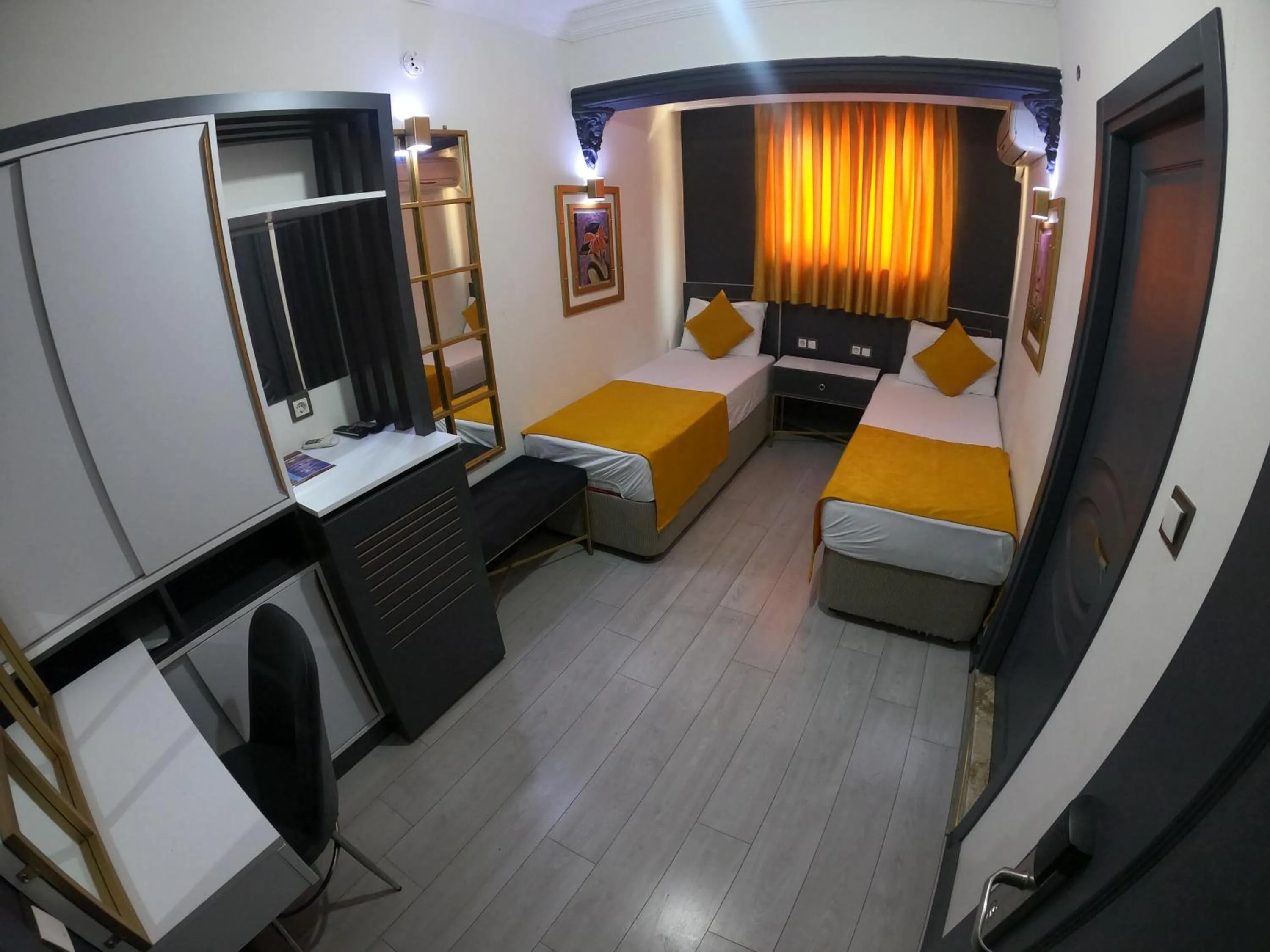 Photo of the whole room, Bed in Exporoyal Hotel