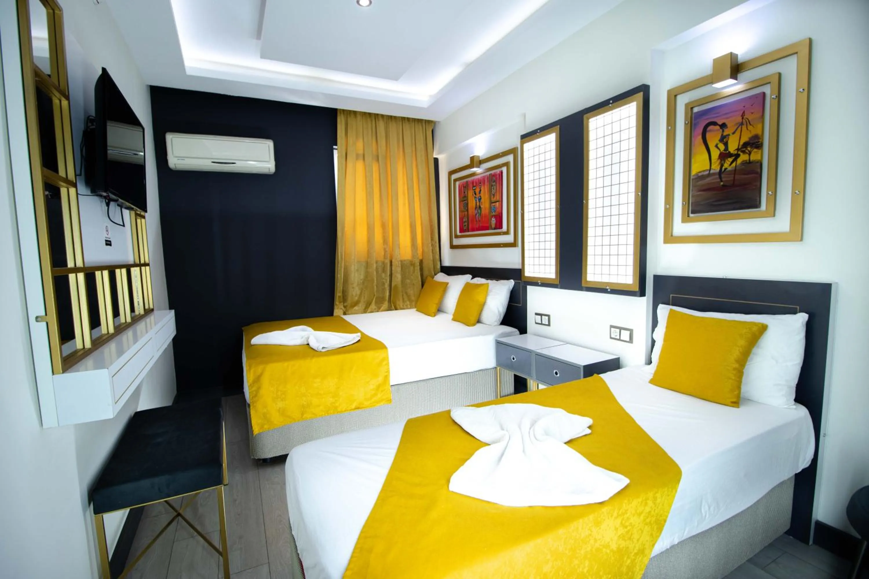 Decorative detail, Bed in Exporoyal Hotel