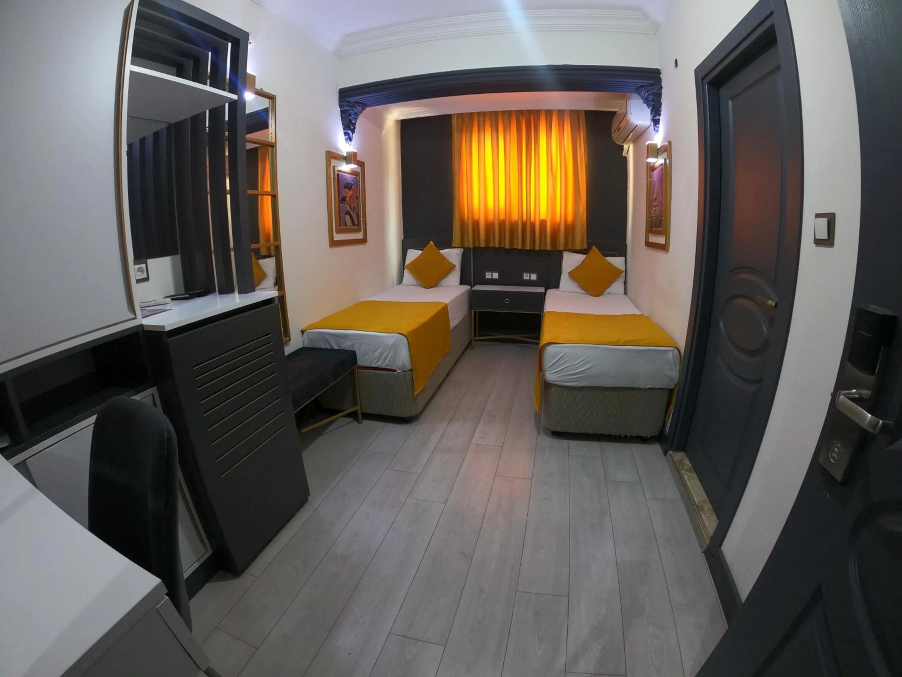 Photo of the whole room, Bed in Exporoyal Hotel