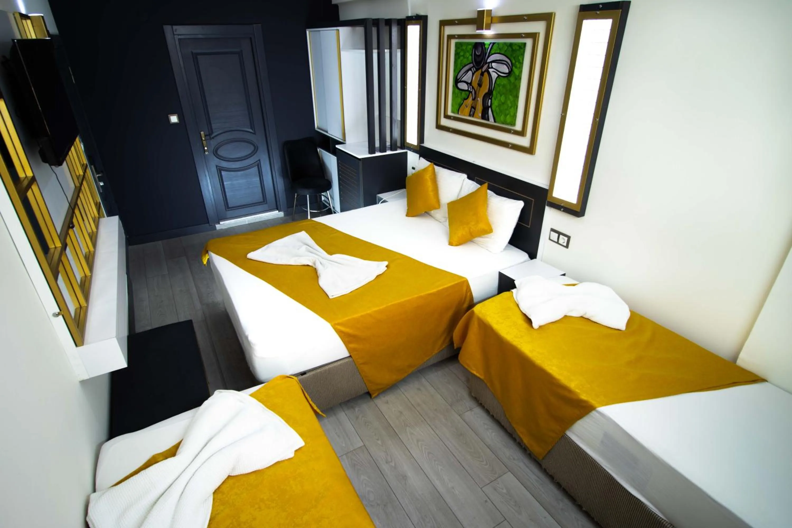 Photo of the whole room, Bed in Exporoyal Hotel