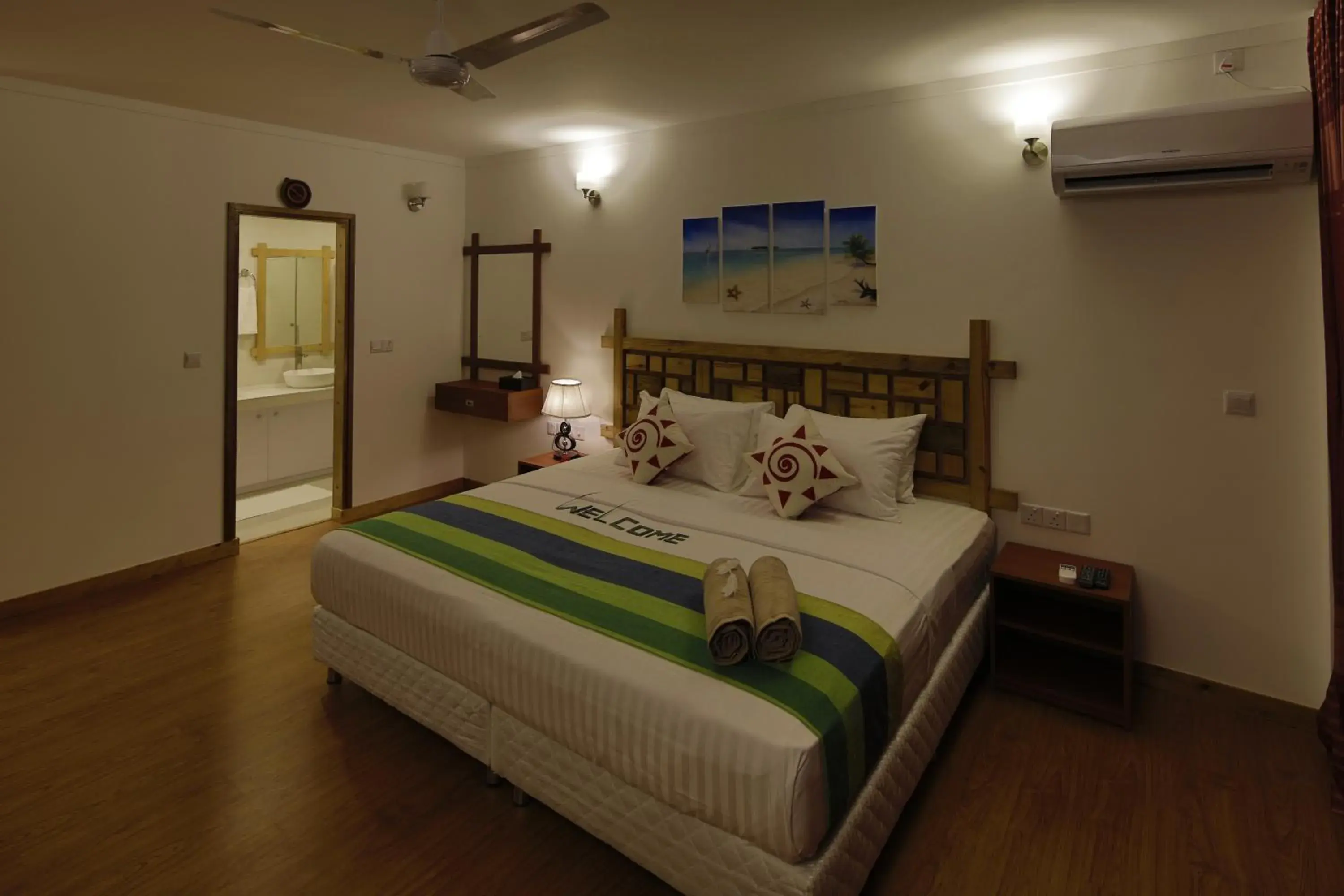 Deluxe Double Room with Balcony in Shallow Lagoon Rasdhoo Deluxe Double Room with Balcony in Shallow Lagoon Rasdhoo