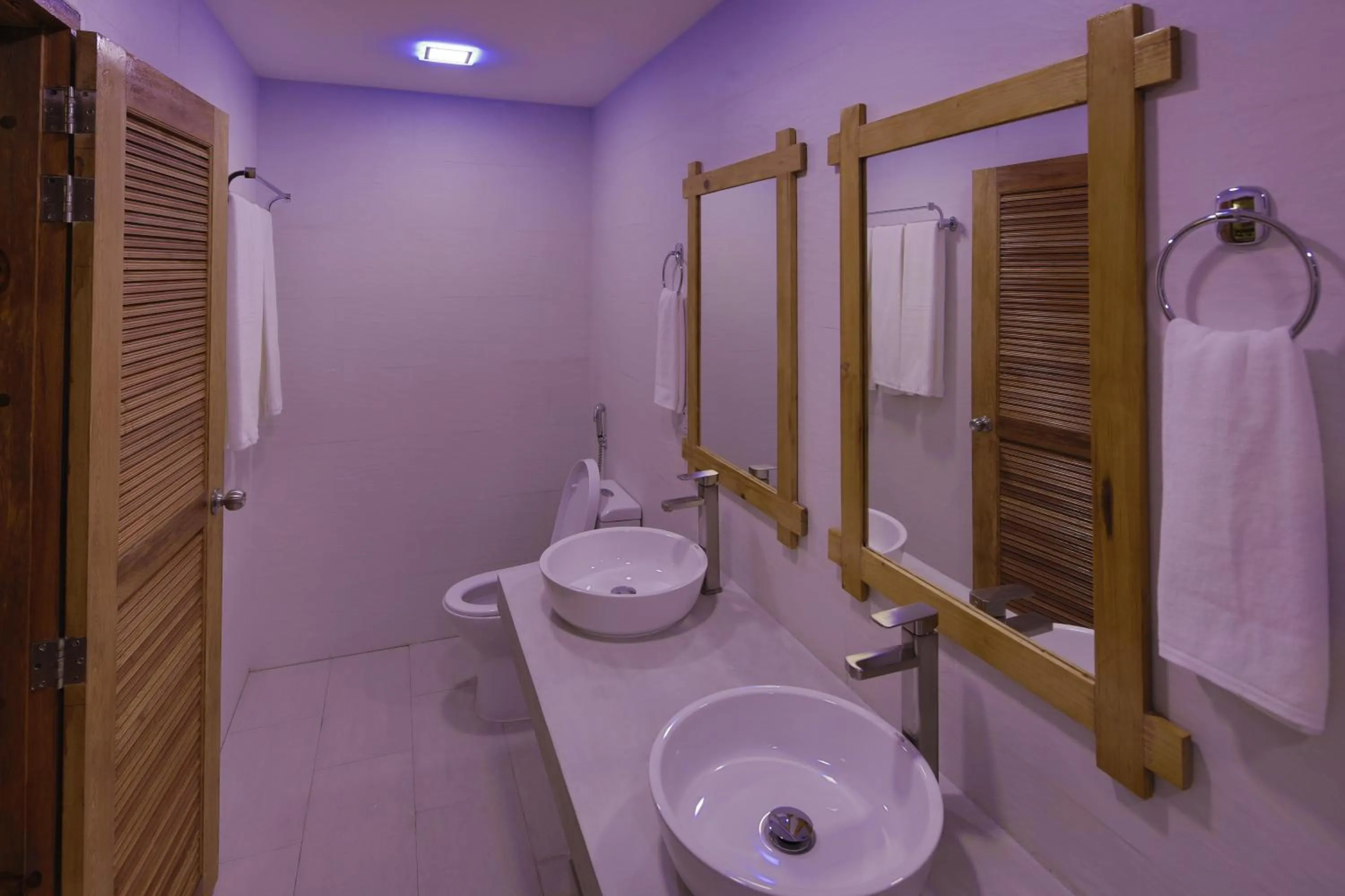 Bathroom in Shallow Lagoon Rasdhoo