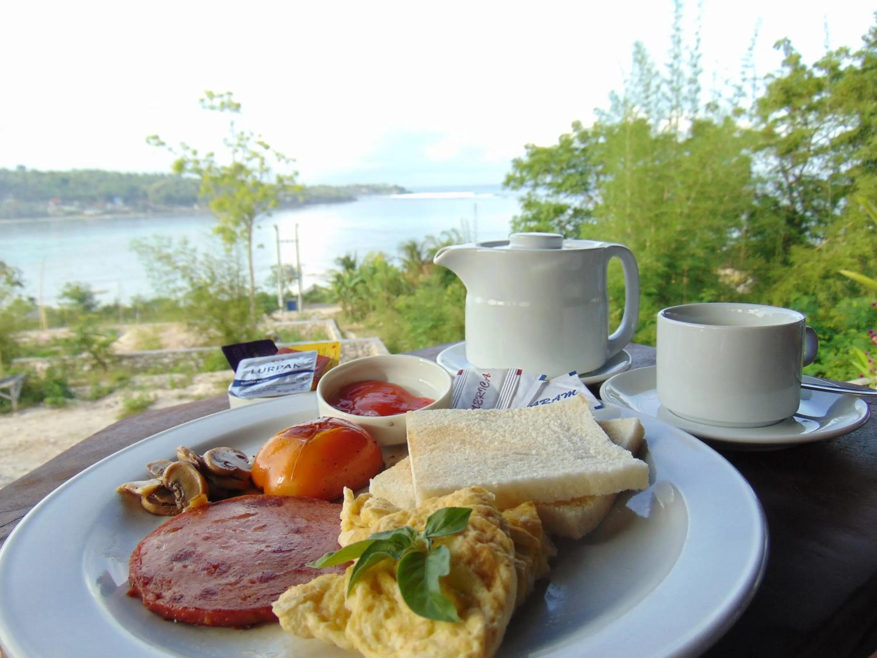 Continental breakfast in Starfish Lembongan