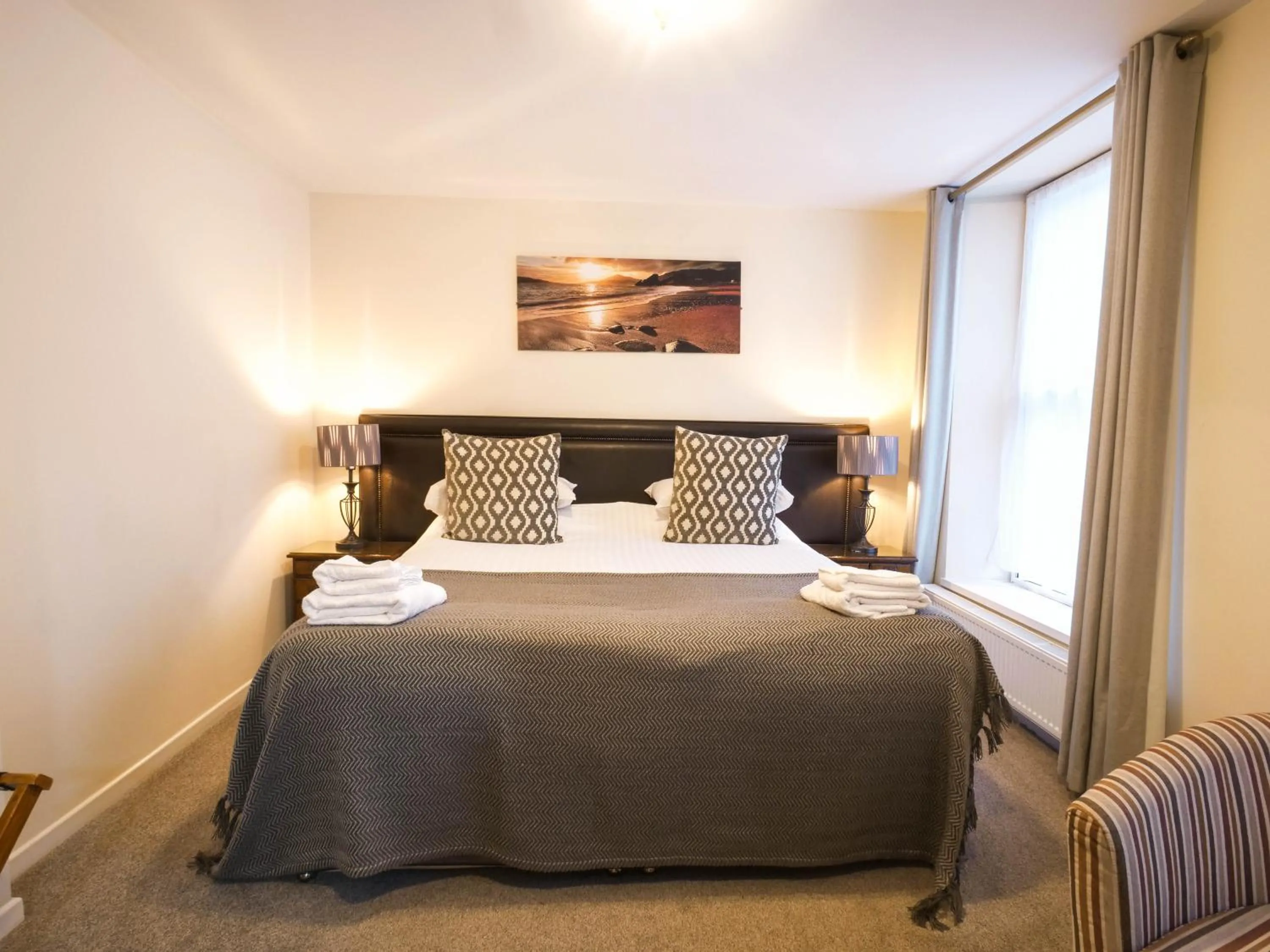 Bedroom, Bed in The Black Boy Inn