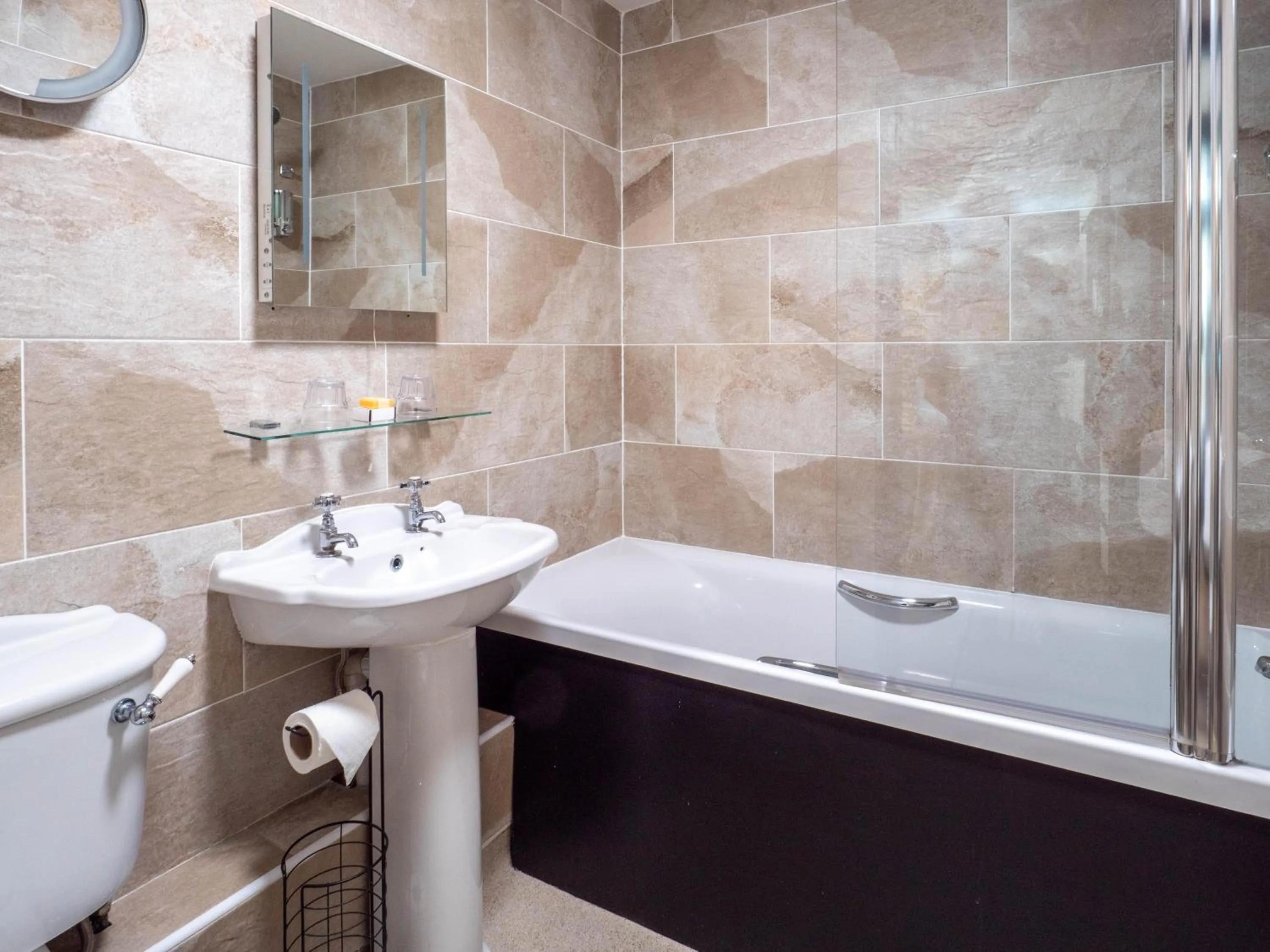 Bathroom in The Black Boy Inn