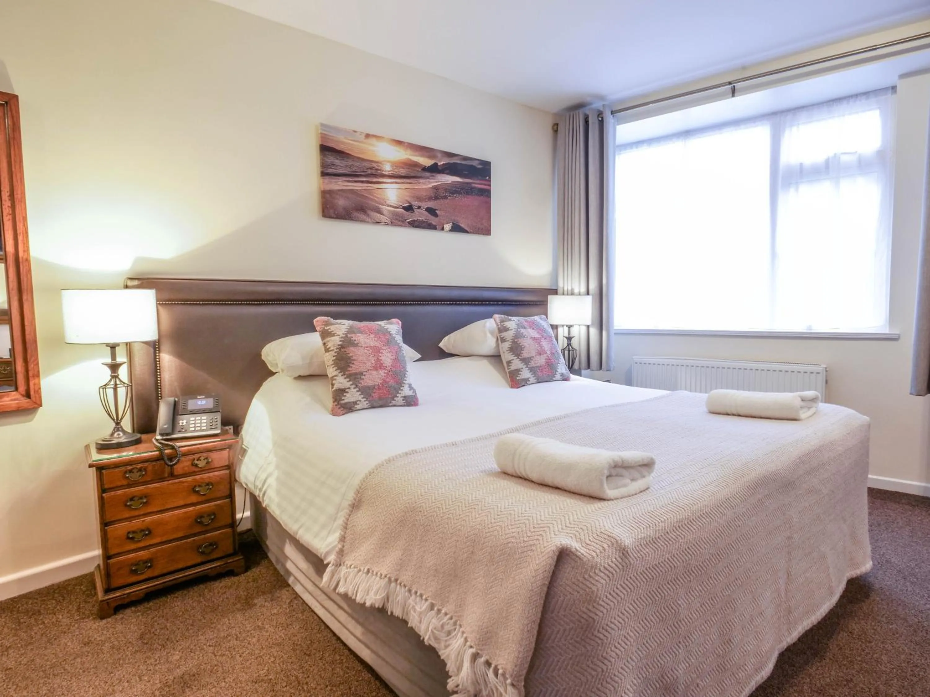 Bedroom, Bed in The Black Boy Inn