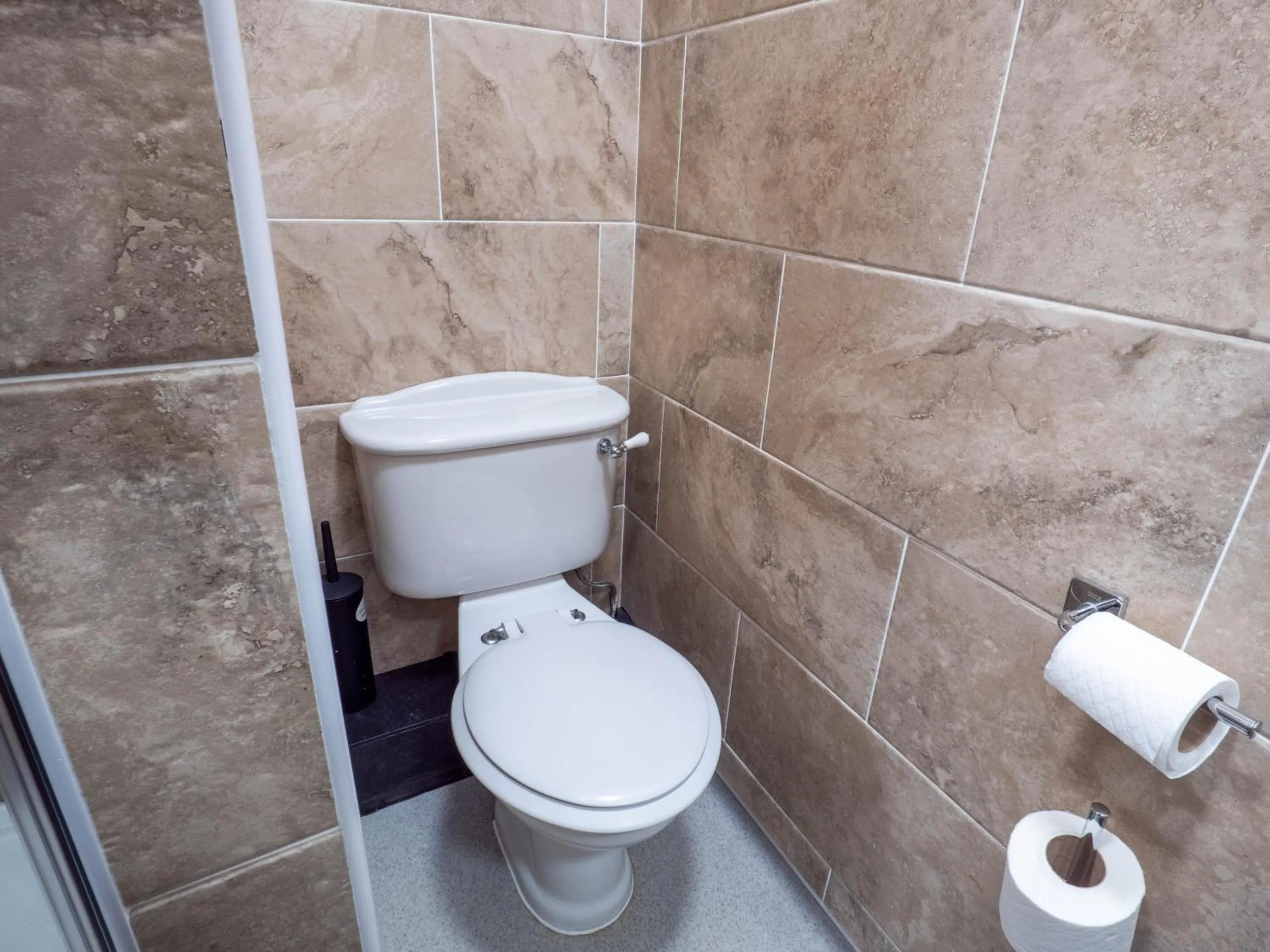 Bathroom in The Black Boy Inn
