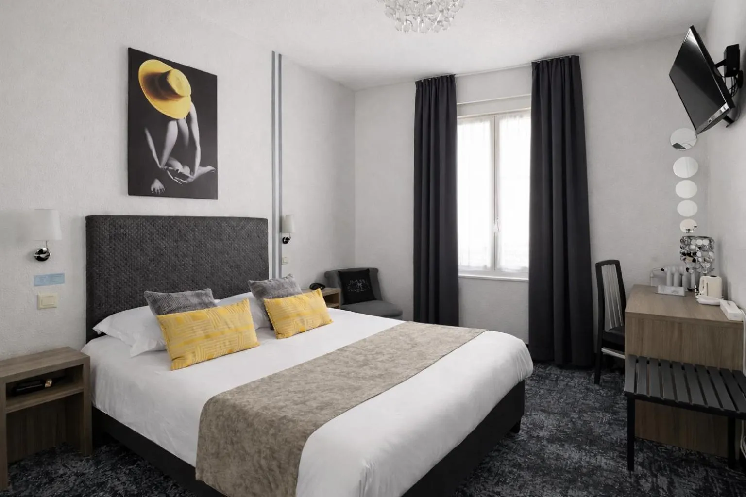 Bed in Cit' Hotel de France