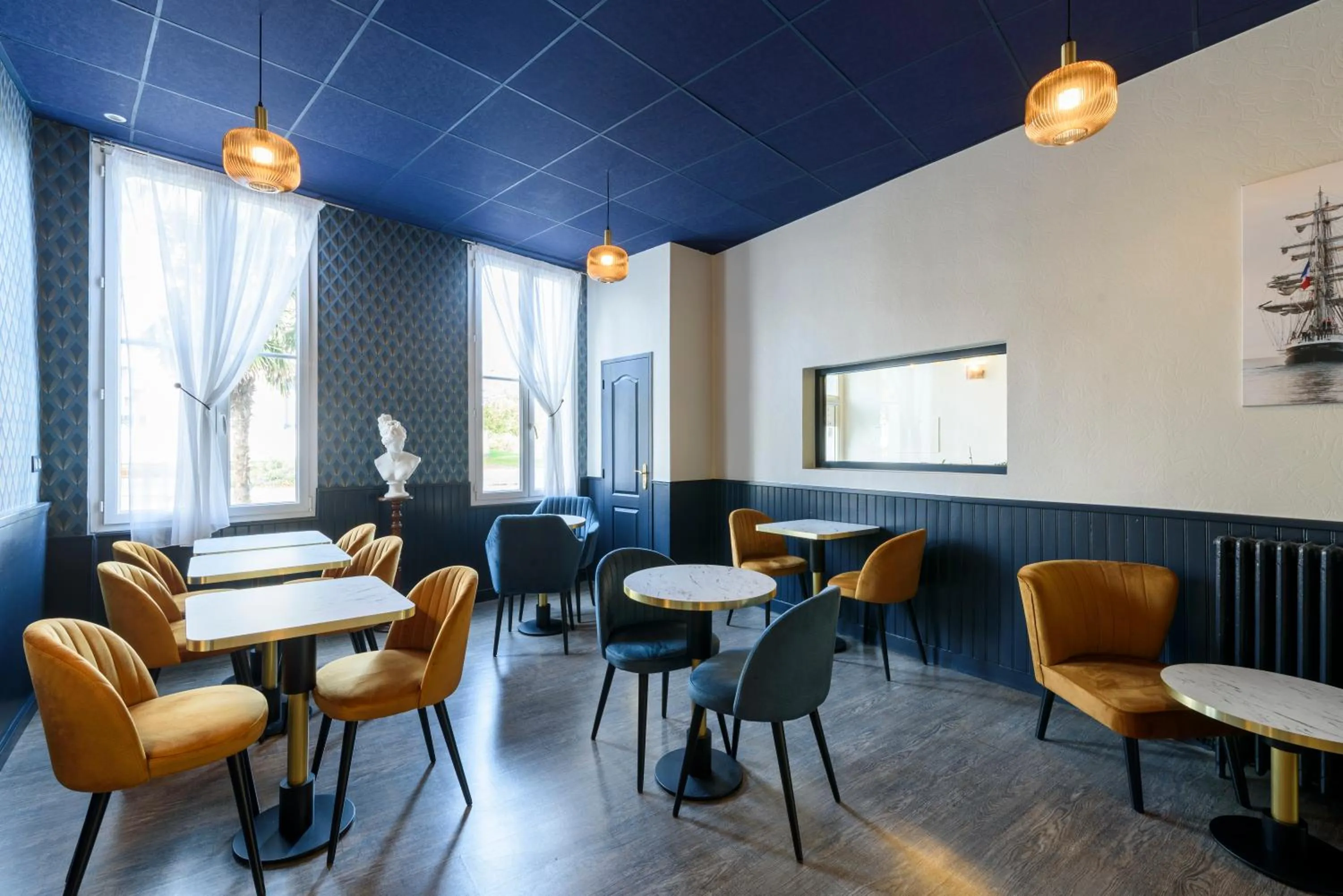 Lounge or bar in Cit' Hotel de France