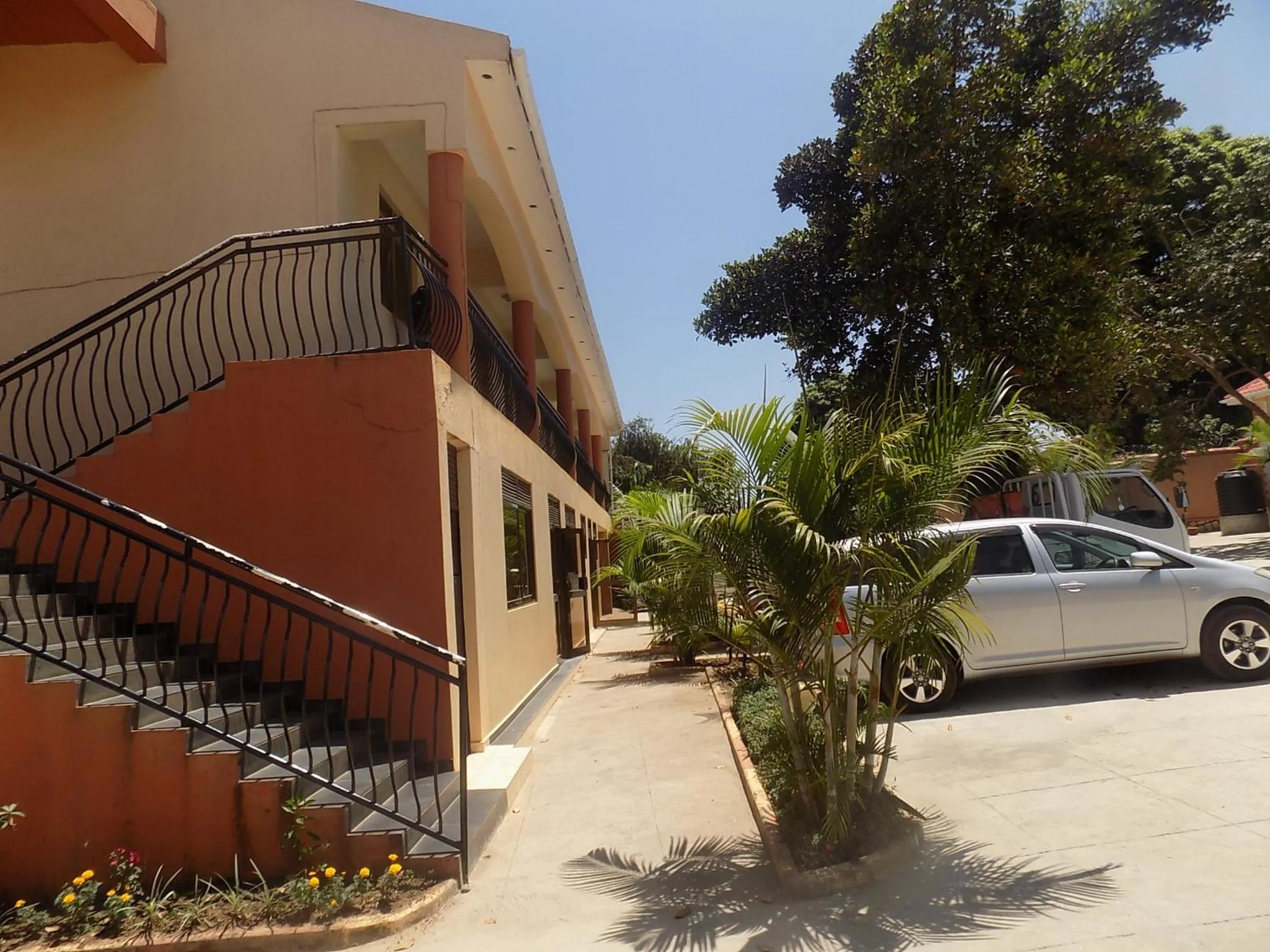 Restaurant/places to eat in Etana Motel Kampala