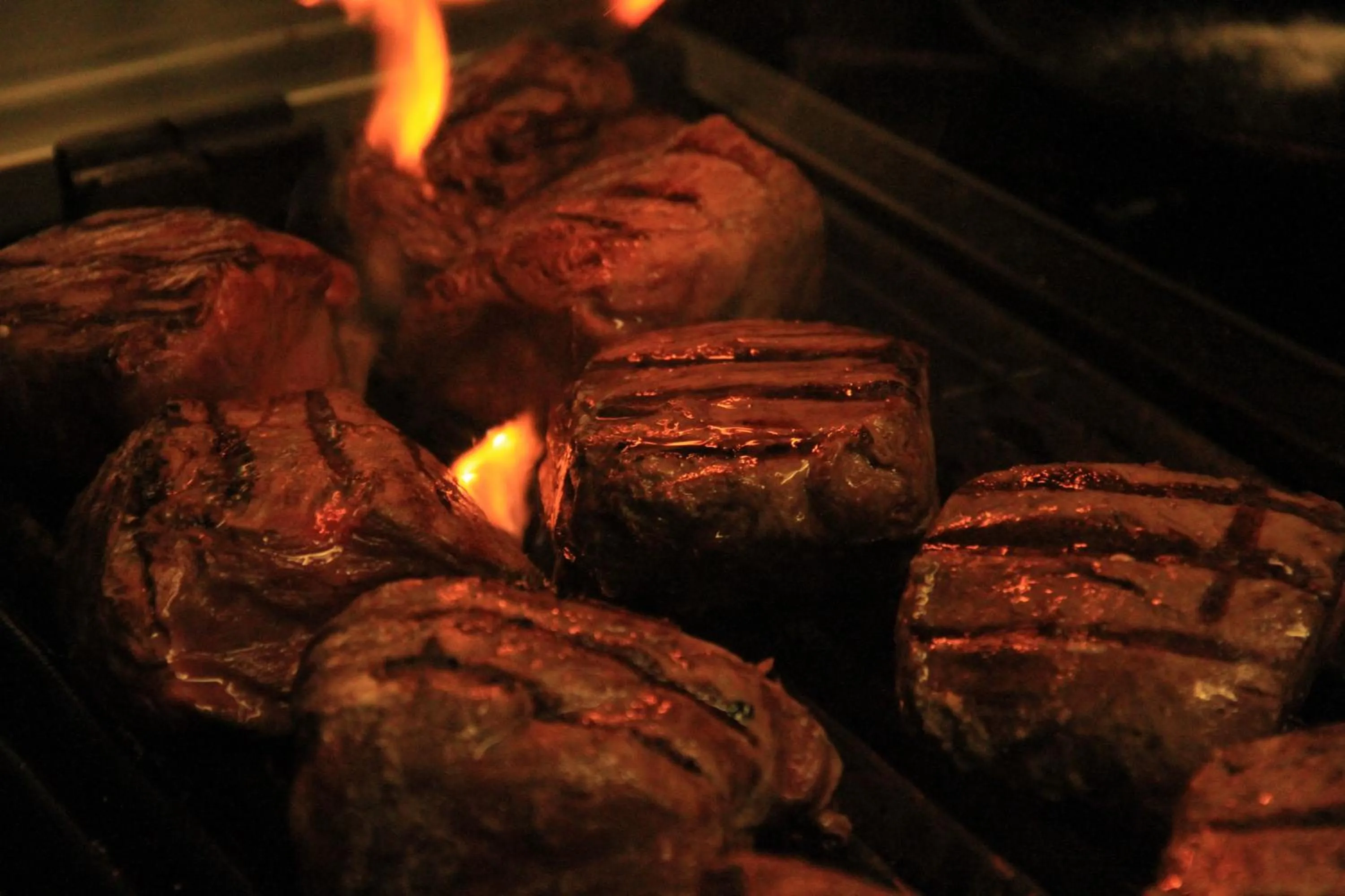 Restaurant/places to eat in Annandale Arms Hotel