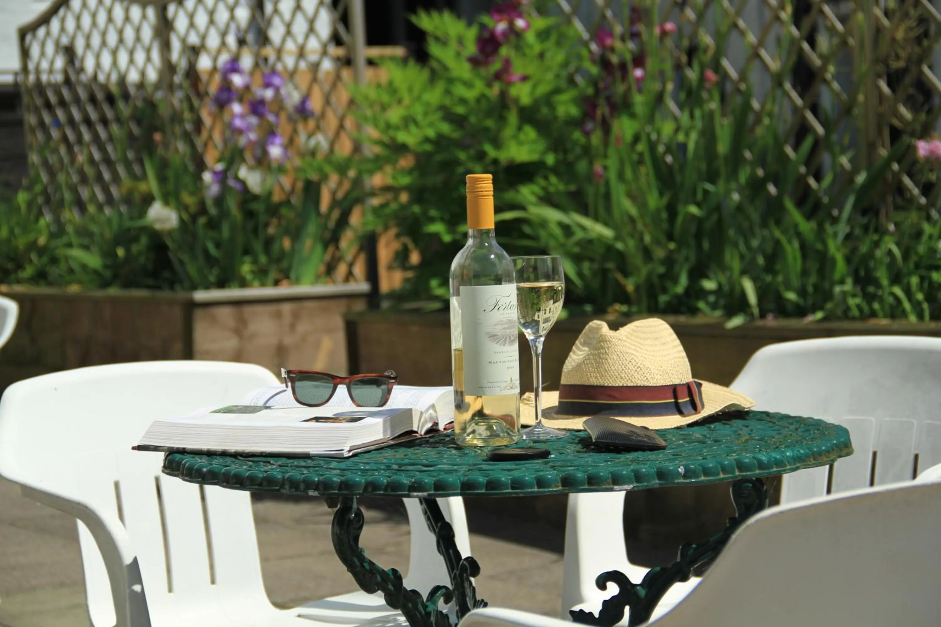 Garden in Annandale Arms Hotel