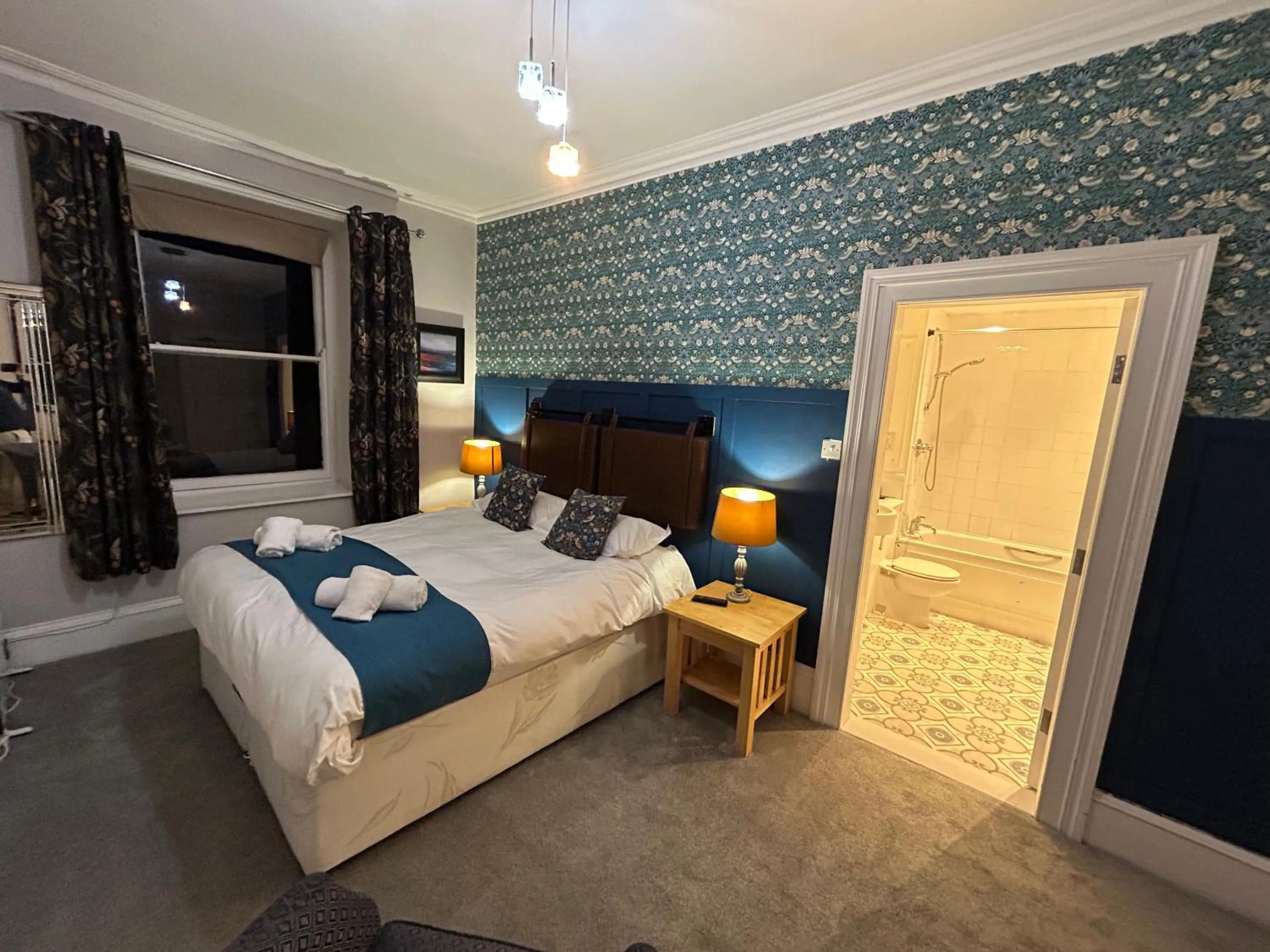 Bed in Annandale Arms Hotel