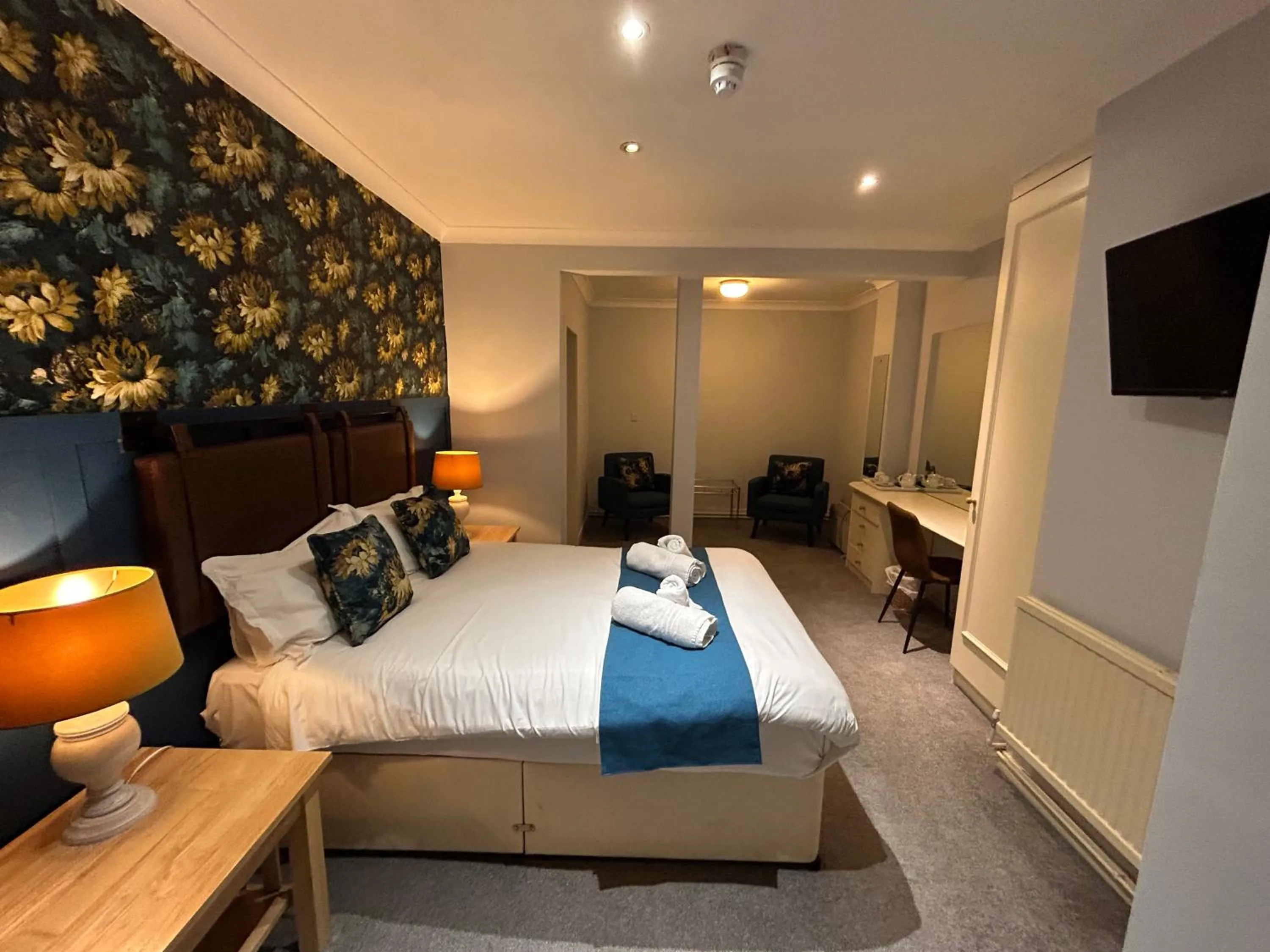 Bed in Annandale Arms Hotel